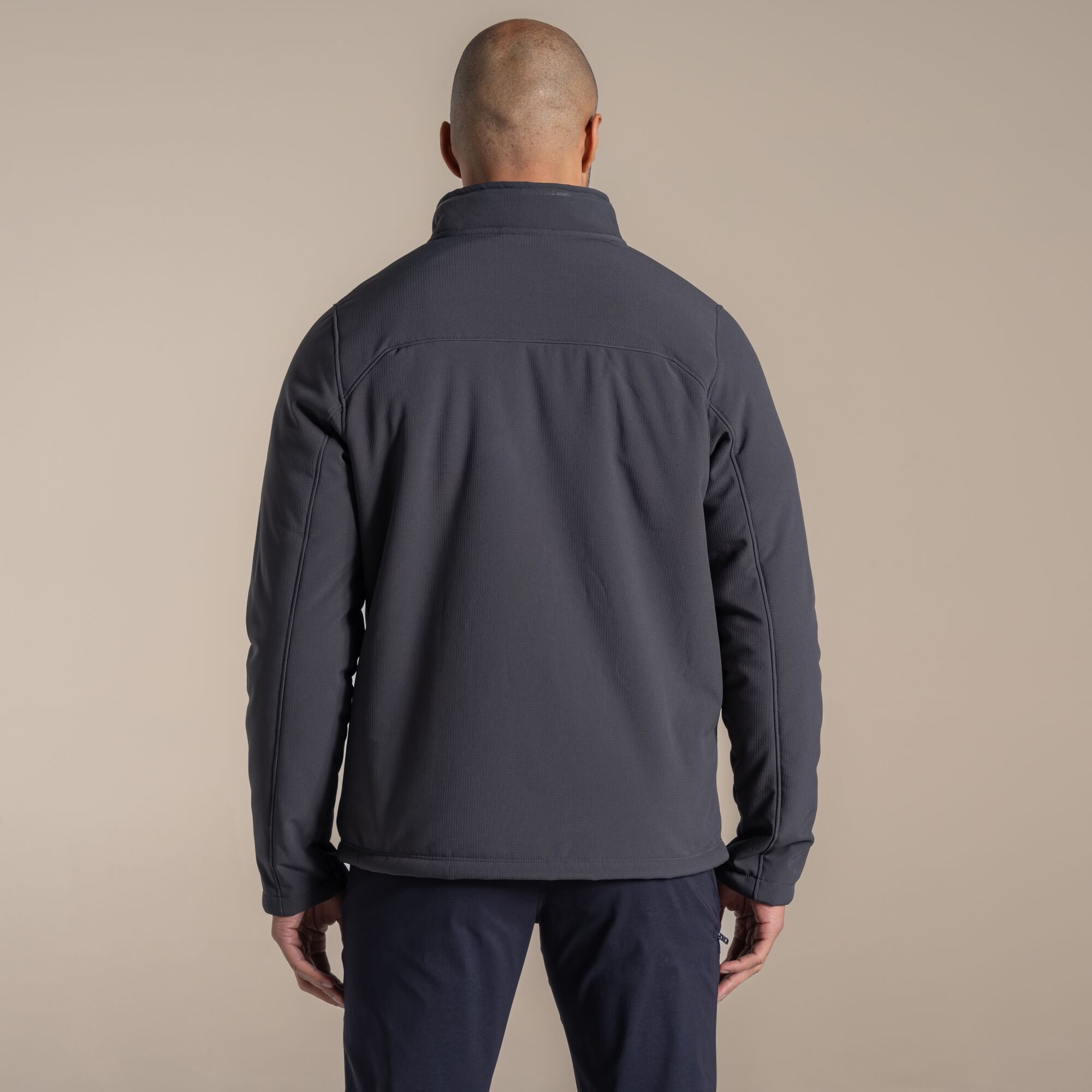 Craghoppers Men's Selside Softshell Jacket: : :, Colour: Da Dark Iron Medium - Outdoor Action - Image 4