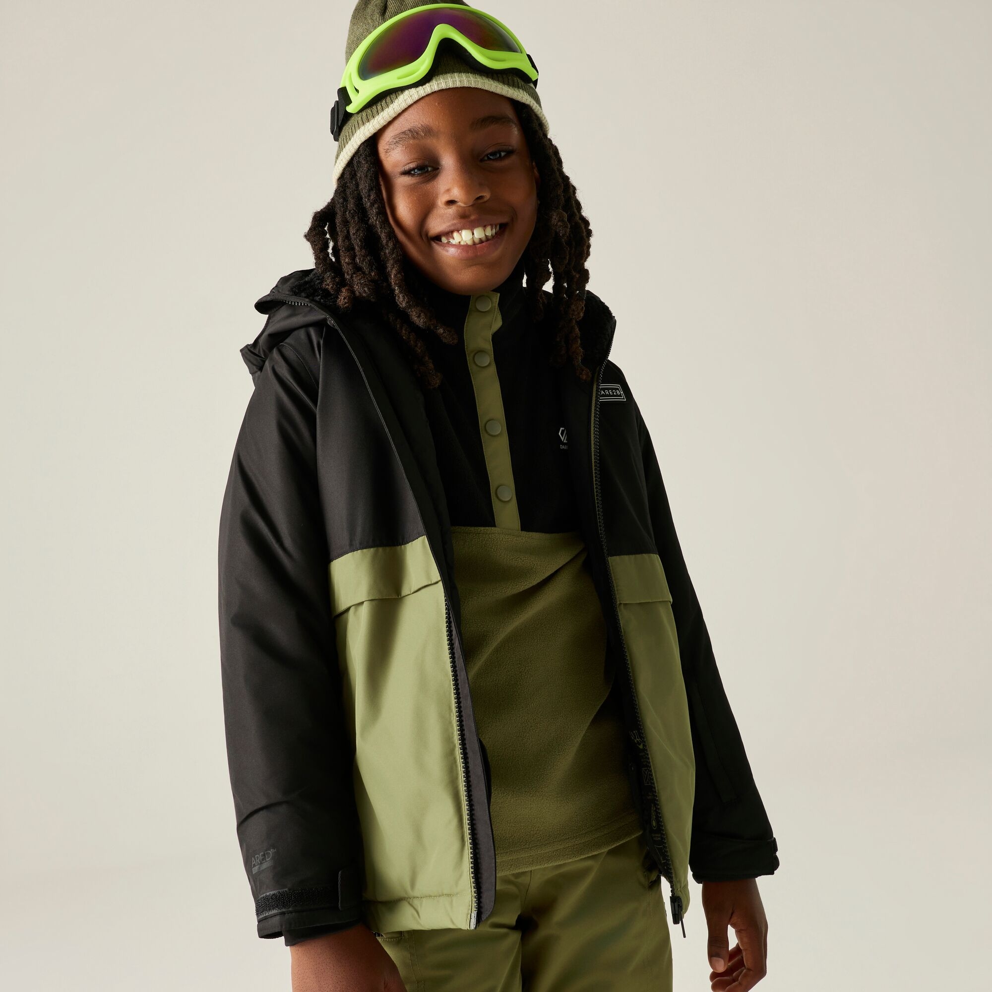 Dare 2B Kids Wing It Waterproof Jacket Black/Martini Olive Size 11-12 Year - Image 4