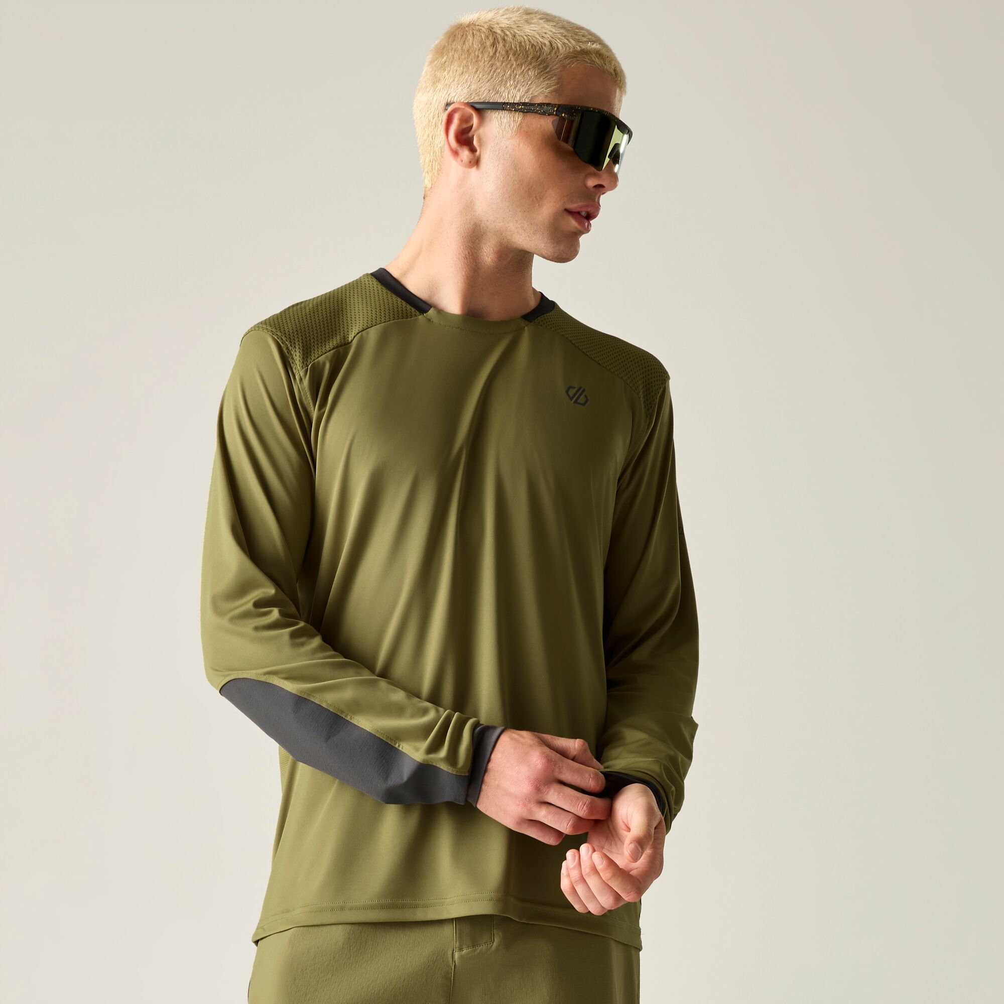 Dare 2B Men's Trackstand Ace Long Sleeved T-Shirt - Green Medium - Image 1