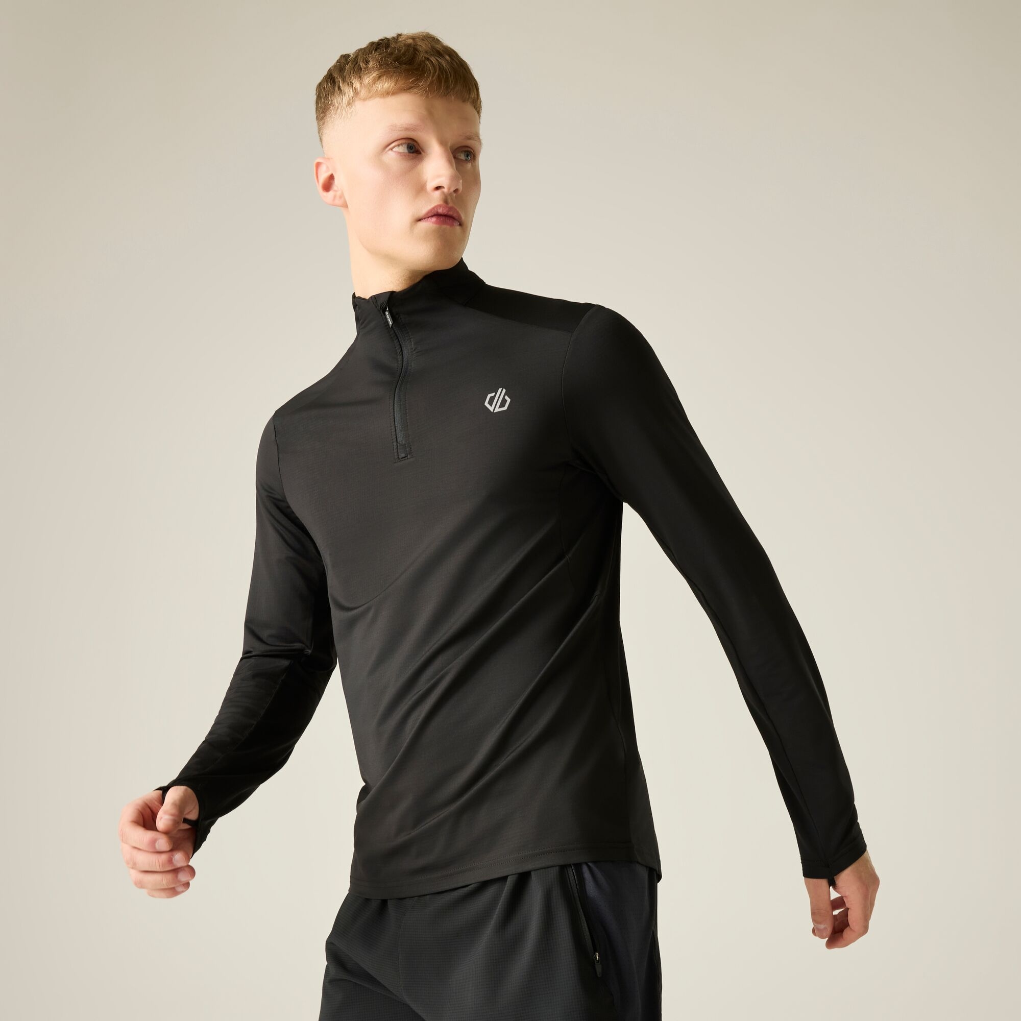 Dare 2B Men's Noir Training Jersey Power Up Iv - Image 2