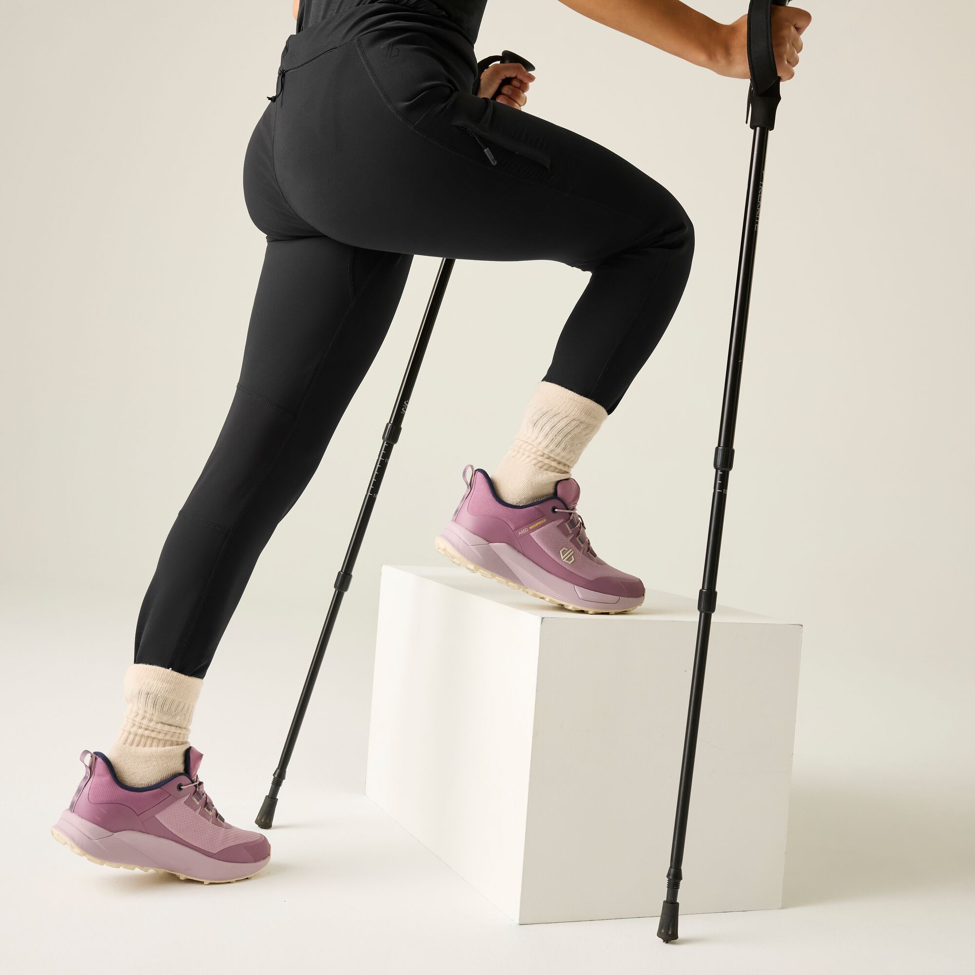 Dare 2b   Legginsy sportowe damskie Torrek Czarny