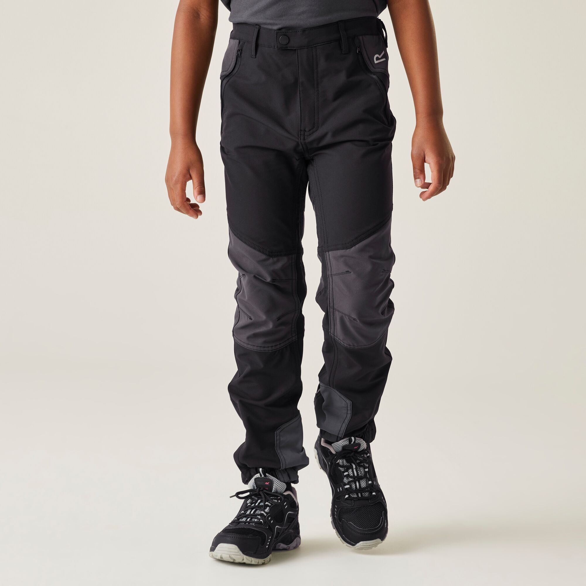 Regatta Spodnie dziecięce trekkingowe Tech Mountain Czarno-szary