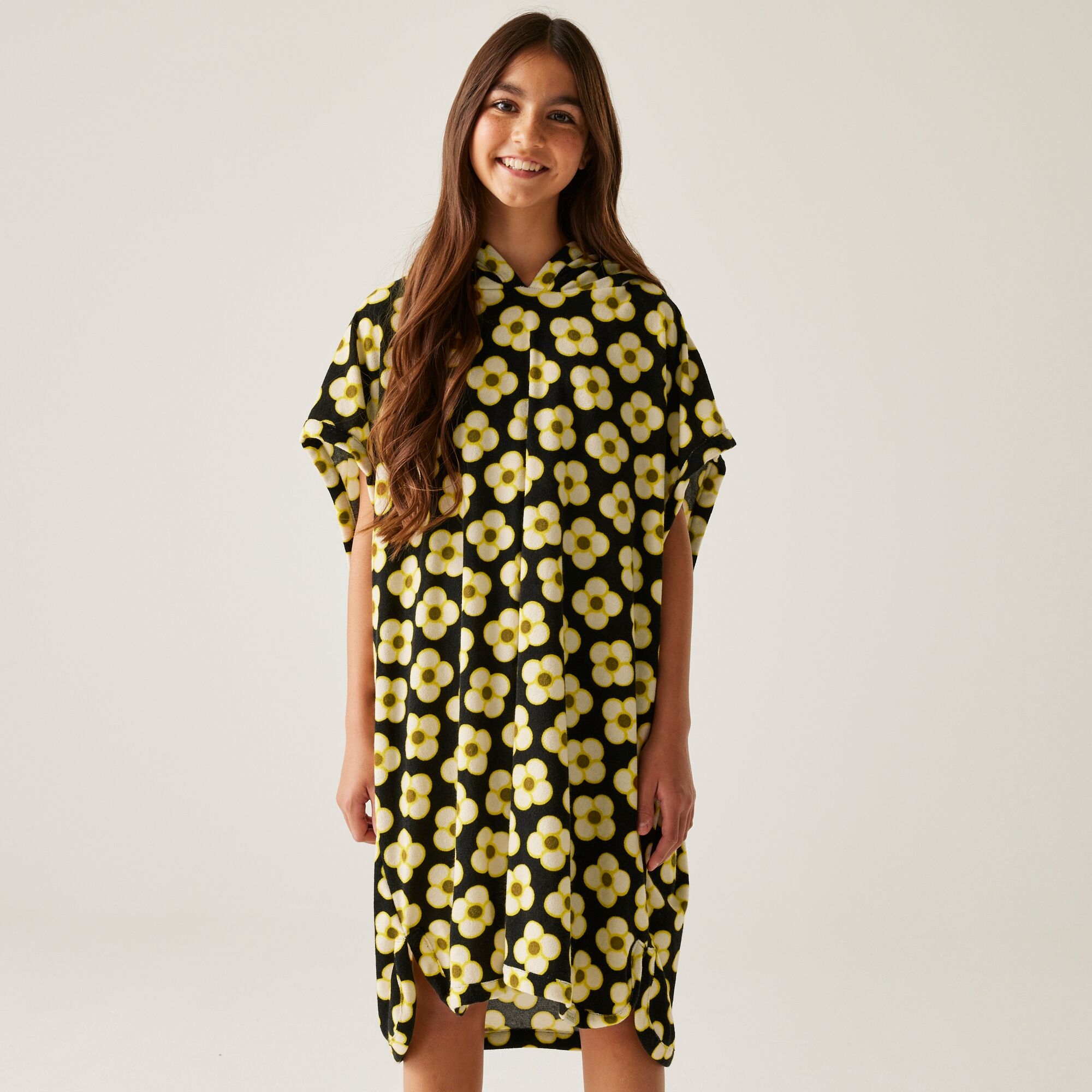 Regatta Girls Orla Kiely Towelling Robe - Black Size 3-5 Years - Image 3