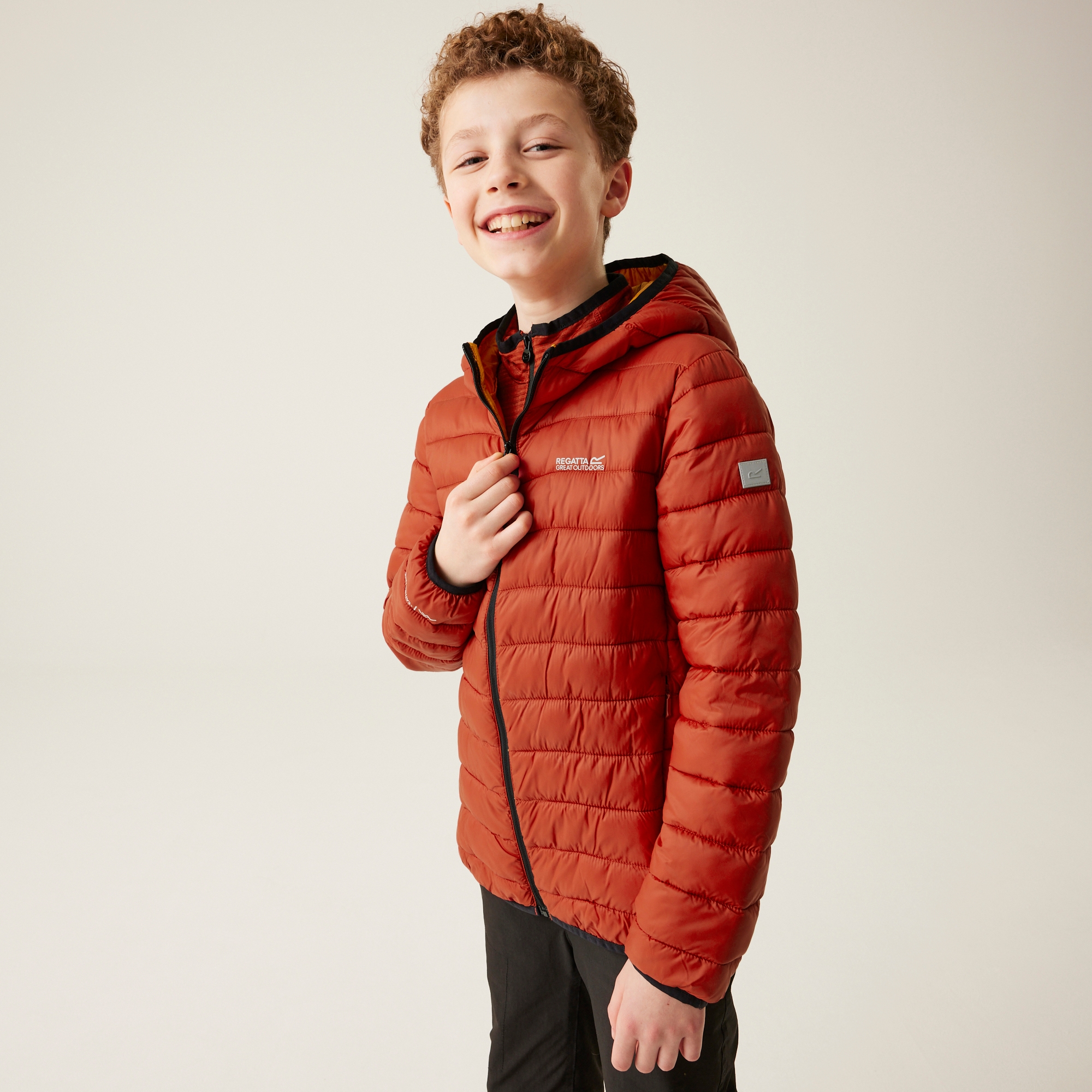 Regatta Kurtka dziecięca przejściowa ocieplana pikowana z kapturem Marizion Czerwony