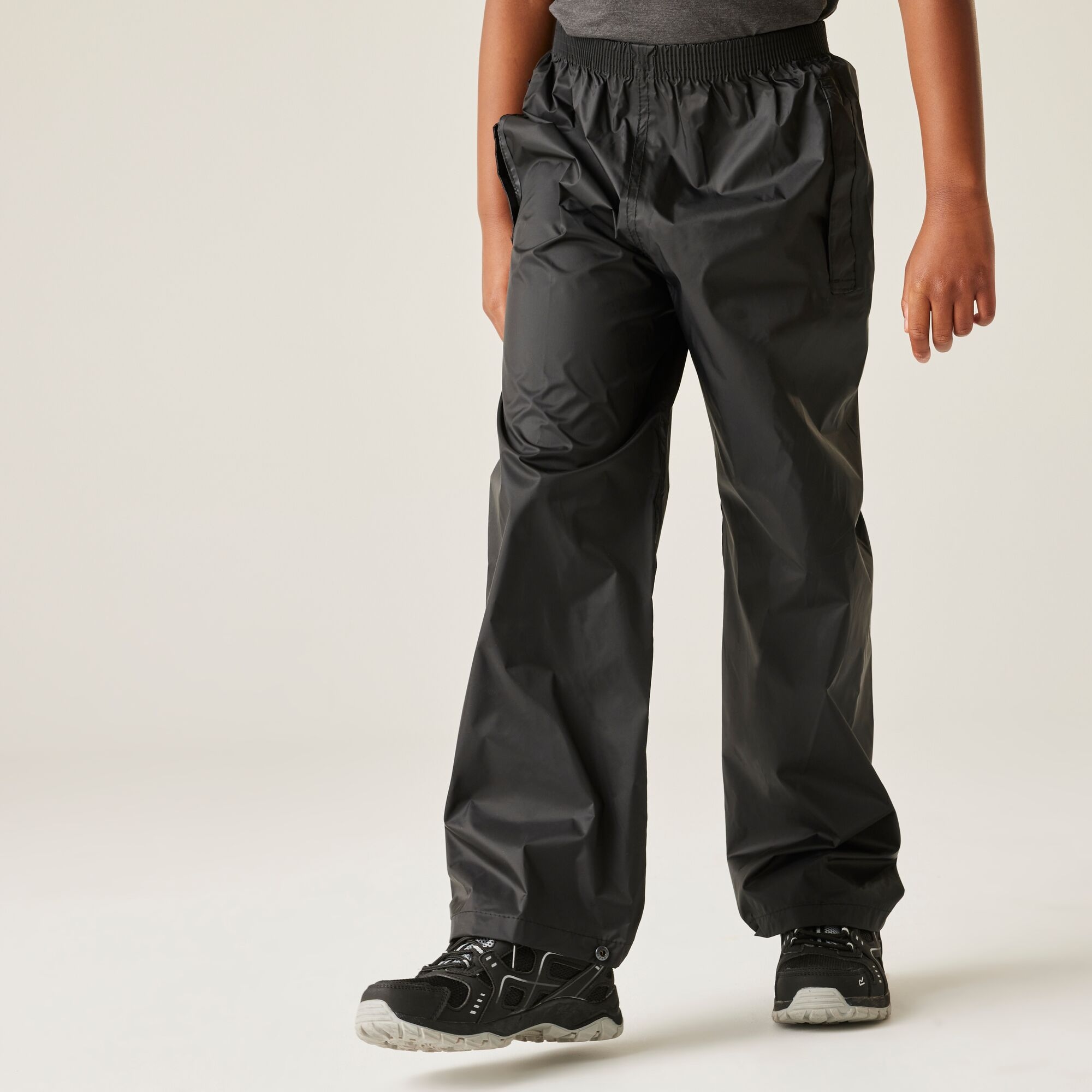 Regatta Regatta Spodnie dziecięce przeciwdeszczowe Pack It Czarny