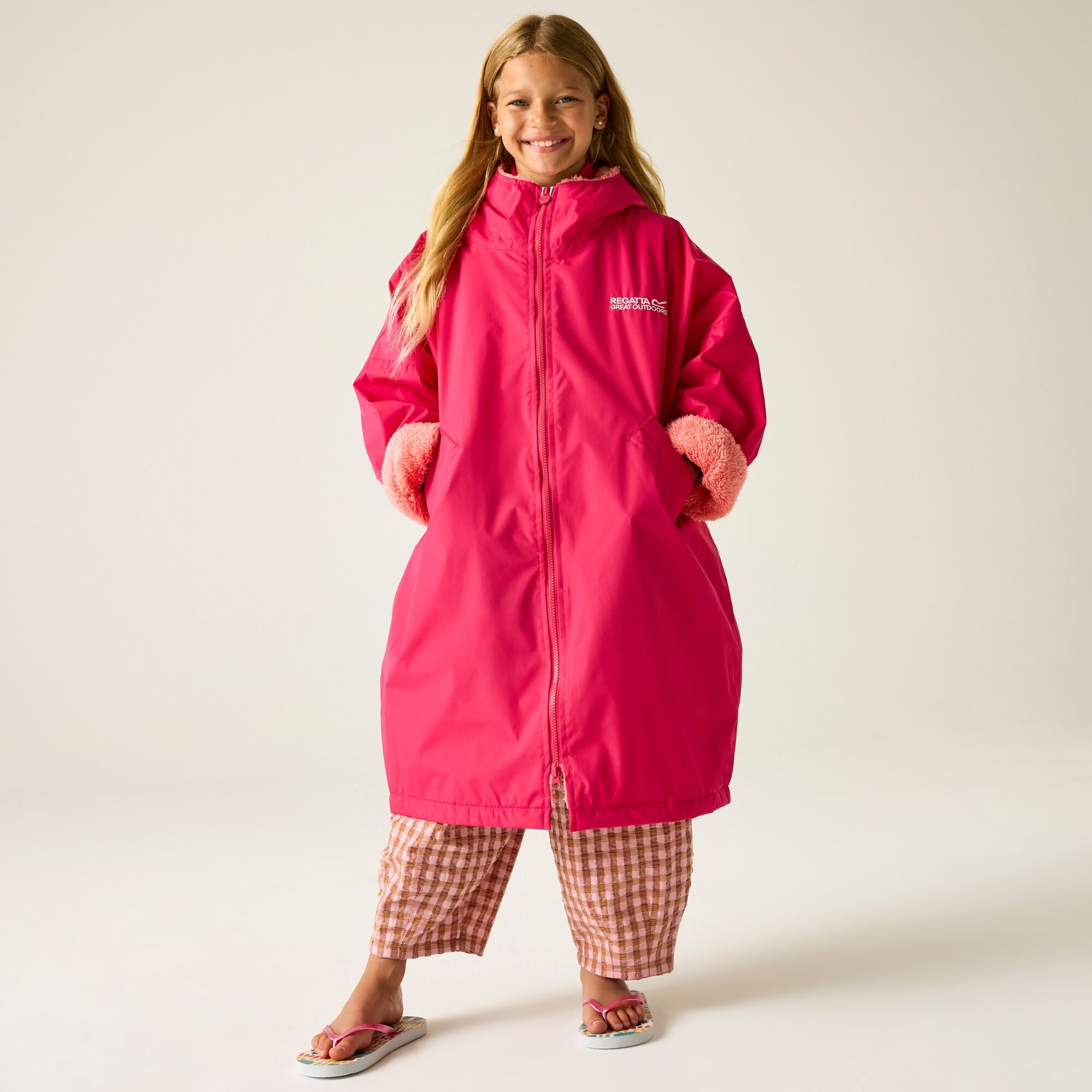 Regatta   Płaszcz do przebierania dziecięcy wodoodporny Changing Robe Różowy