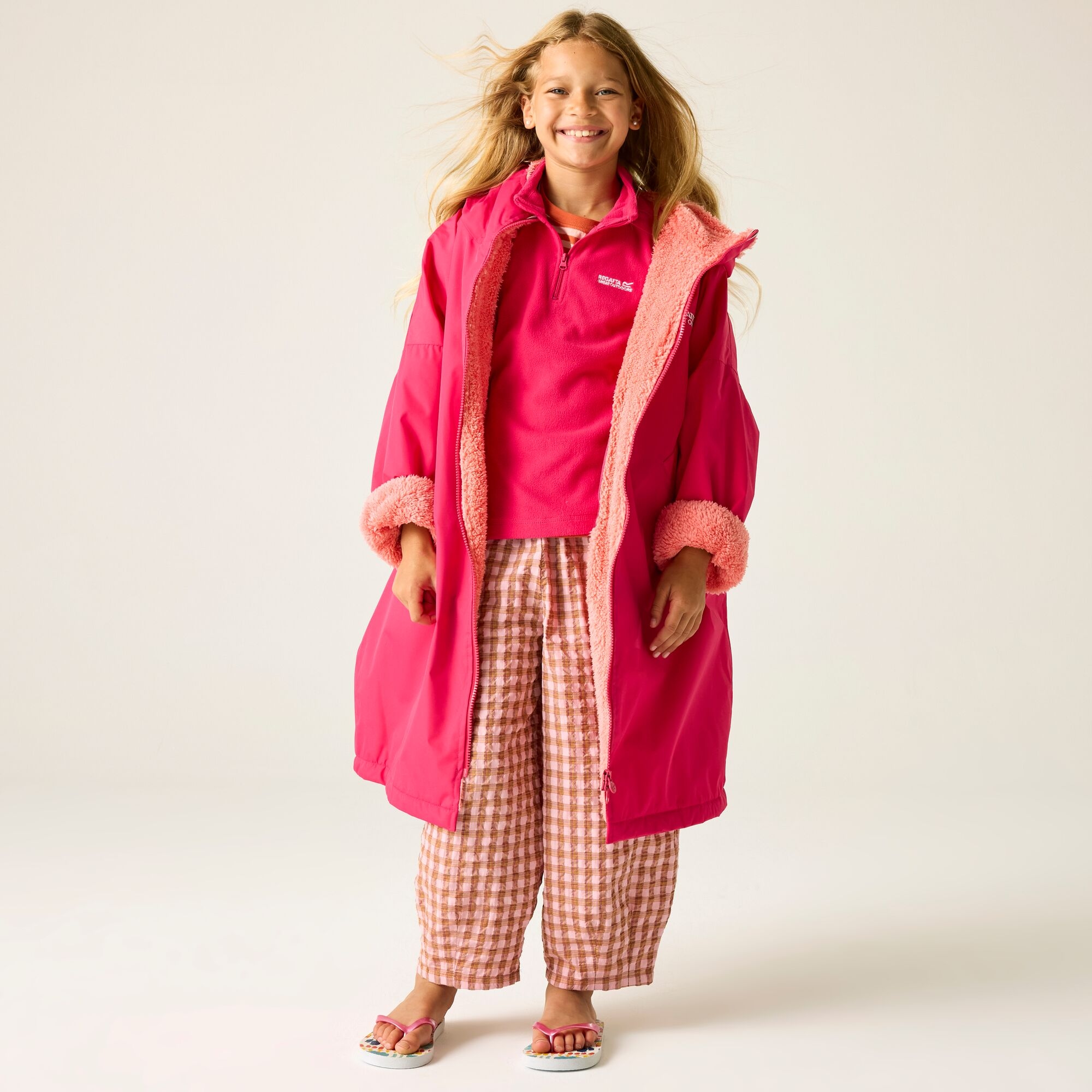 Regatta   Płaszcz do przebierania dziecięcy wodoodporny Changing Robe Różowy