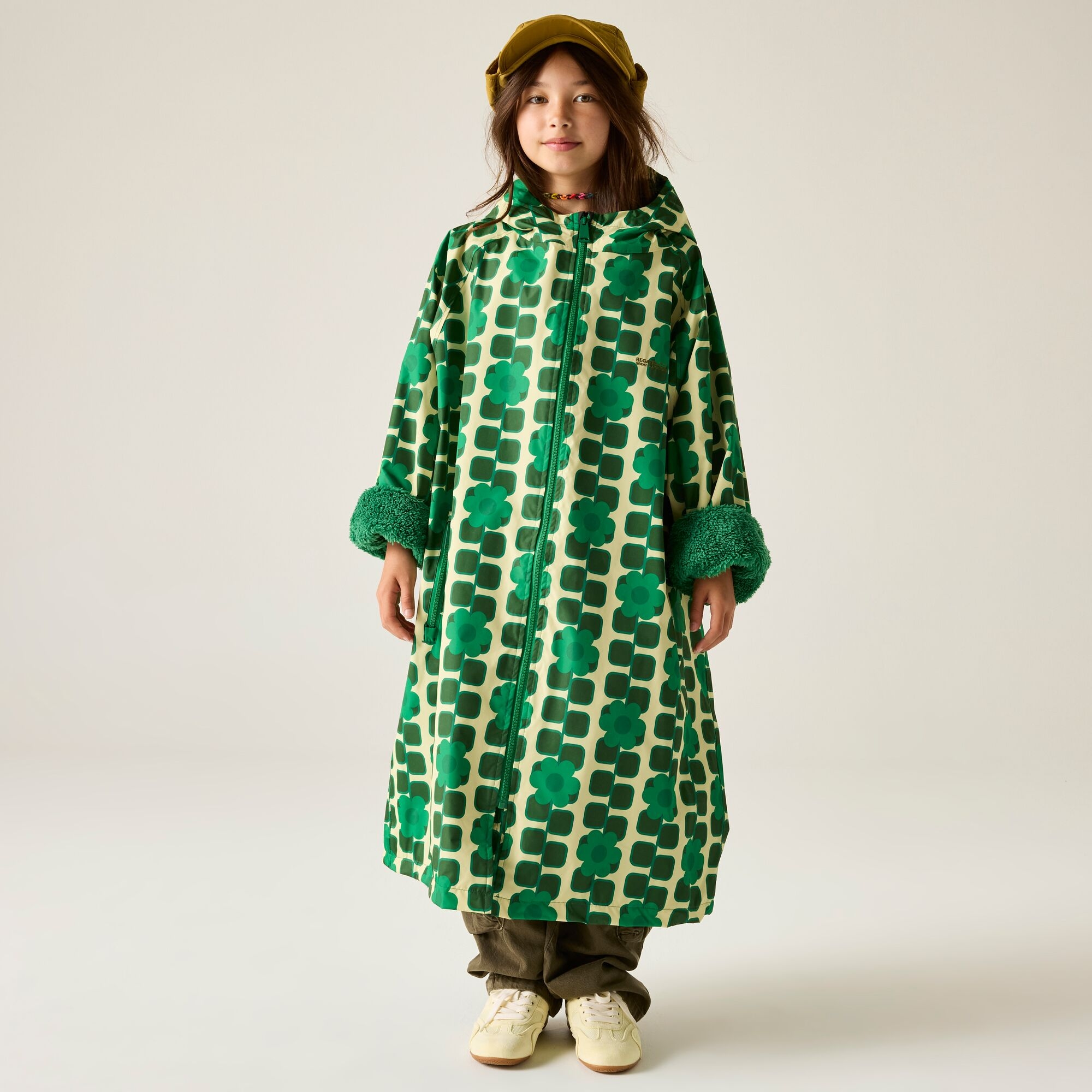 Regatta Orla Kiely Girls Changing Robe Size: 9-13 Years Unisex Kids Green