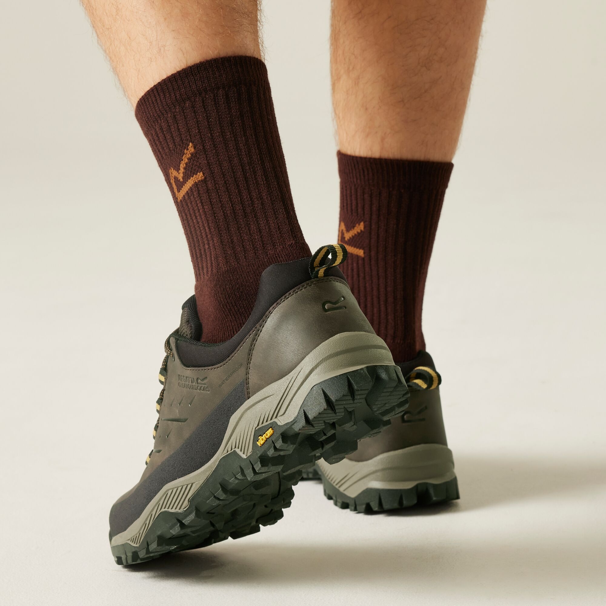 Regatta Buty męskie trekkingowe niskie z membraną Blake Vibram Brązowy