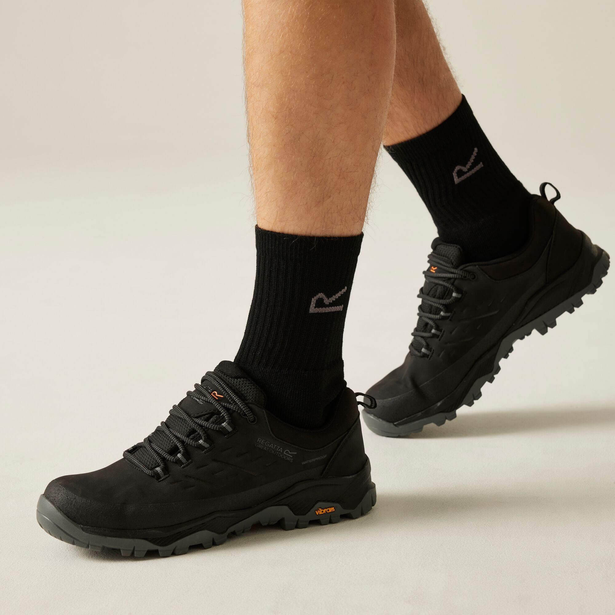 Regatta Buty męskie trekkingowe niskie z membraną Blake Vibram Czarny