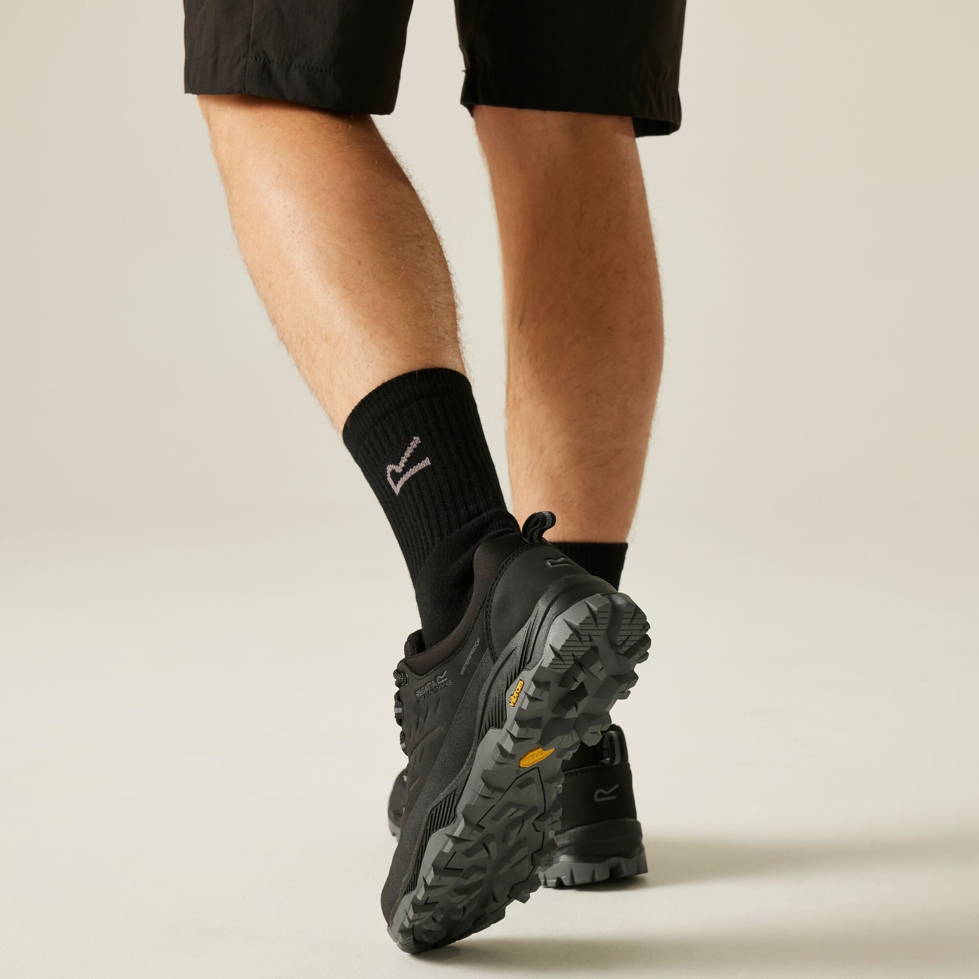 Regatta   Buty męskie trekkingowe niskie z membraną Blake Vibram Czarny