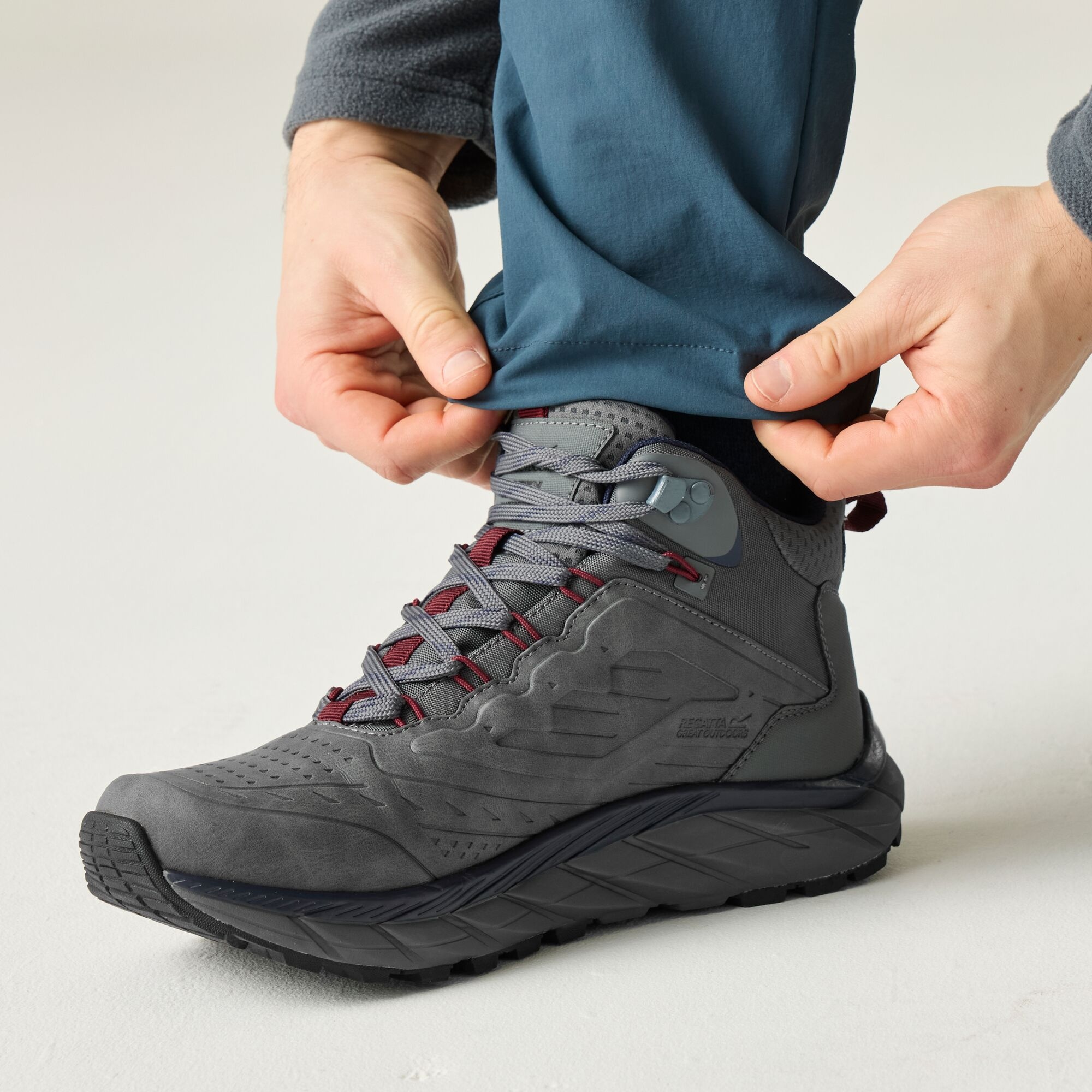 Regatta Men's Derino Mid Waterproof Boots - Granite / Navy - UK 8 - Image 3
