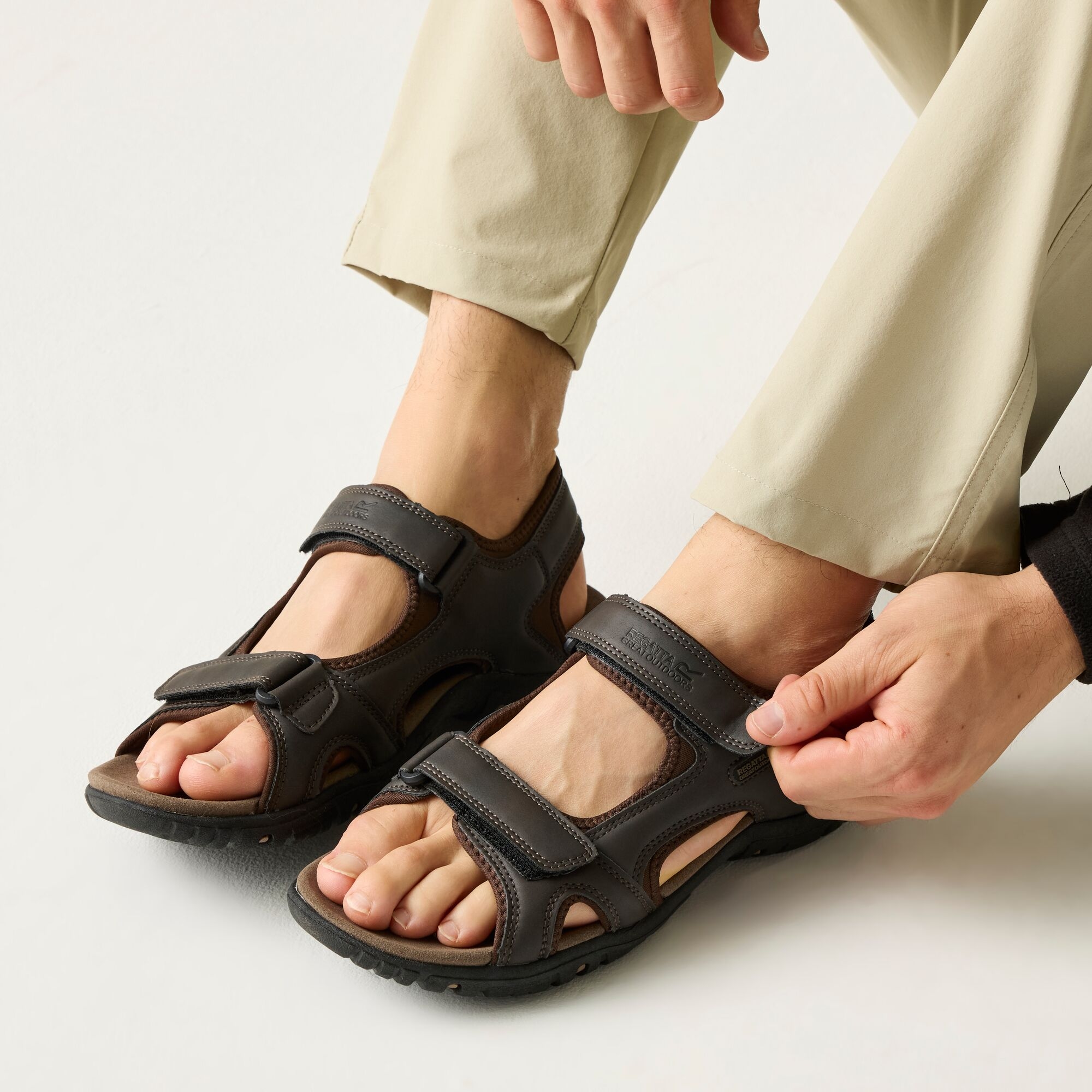 Regatta Sandały męskie na rzepy Haris Brązowy