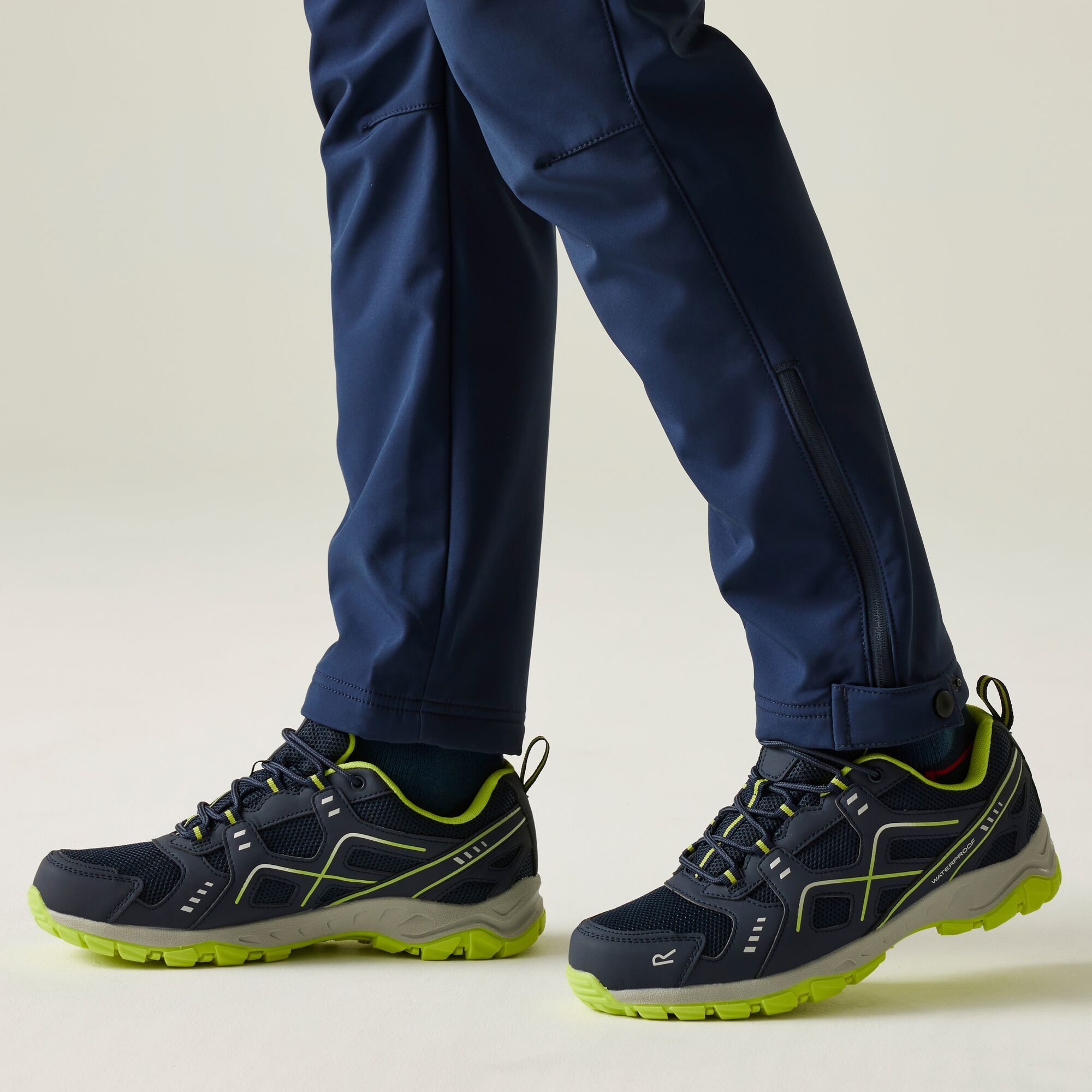 Regatta Buty męskie trekkingowe z membraną Vendeavour Granatowo-żółty