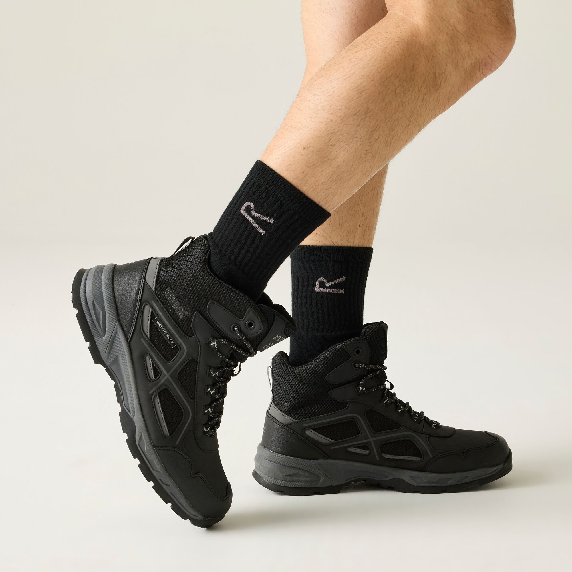 Regatta   Buty męskie trekkingowe z membraną Vendeavour Czarny