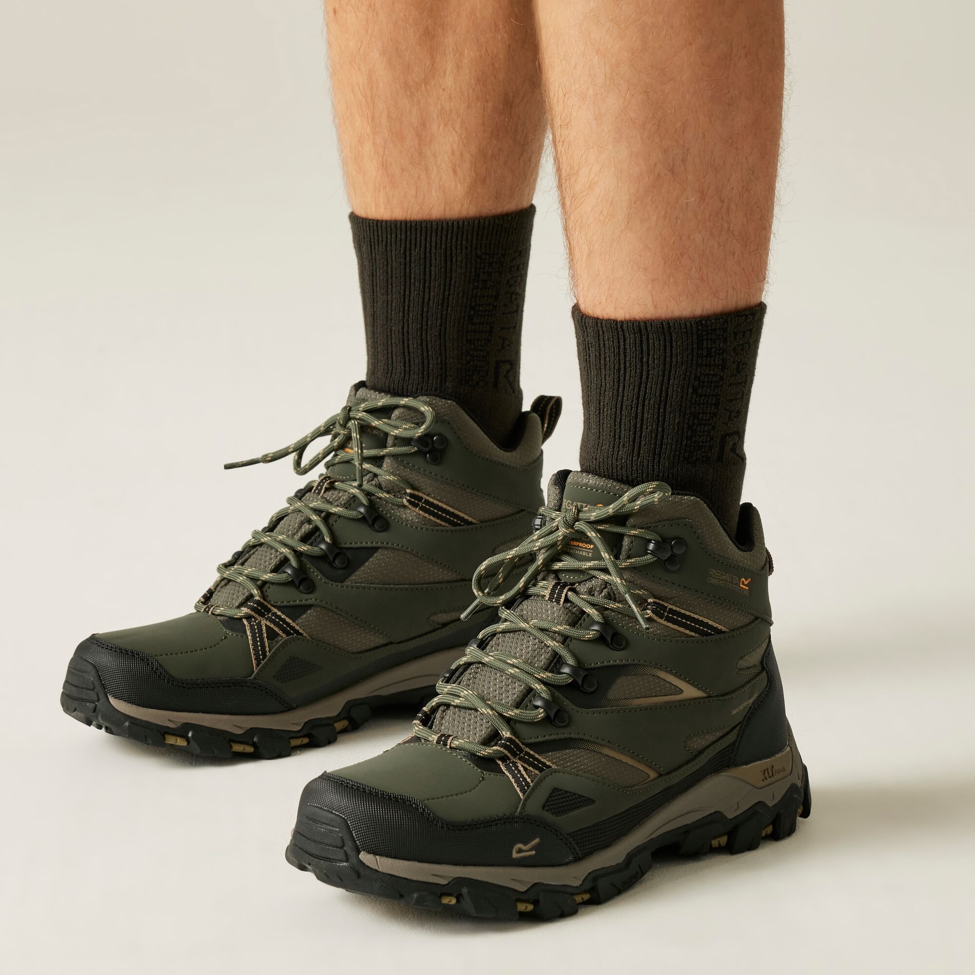 Regatta Men's Holcombe Iii Walking Boots - Green UK Size 10