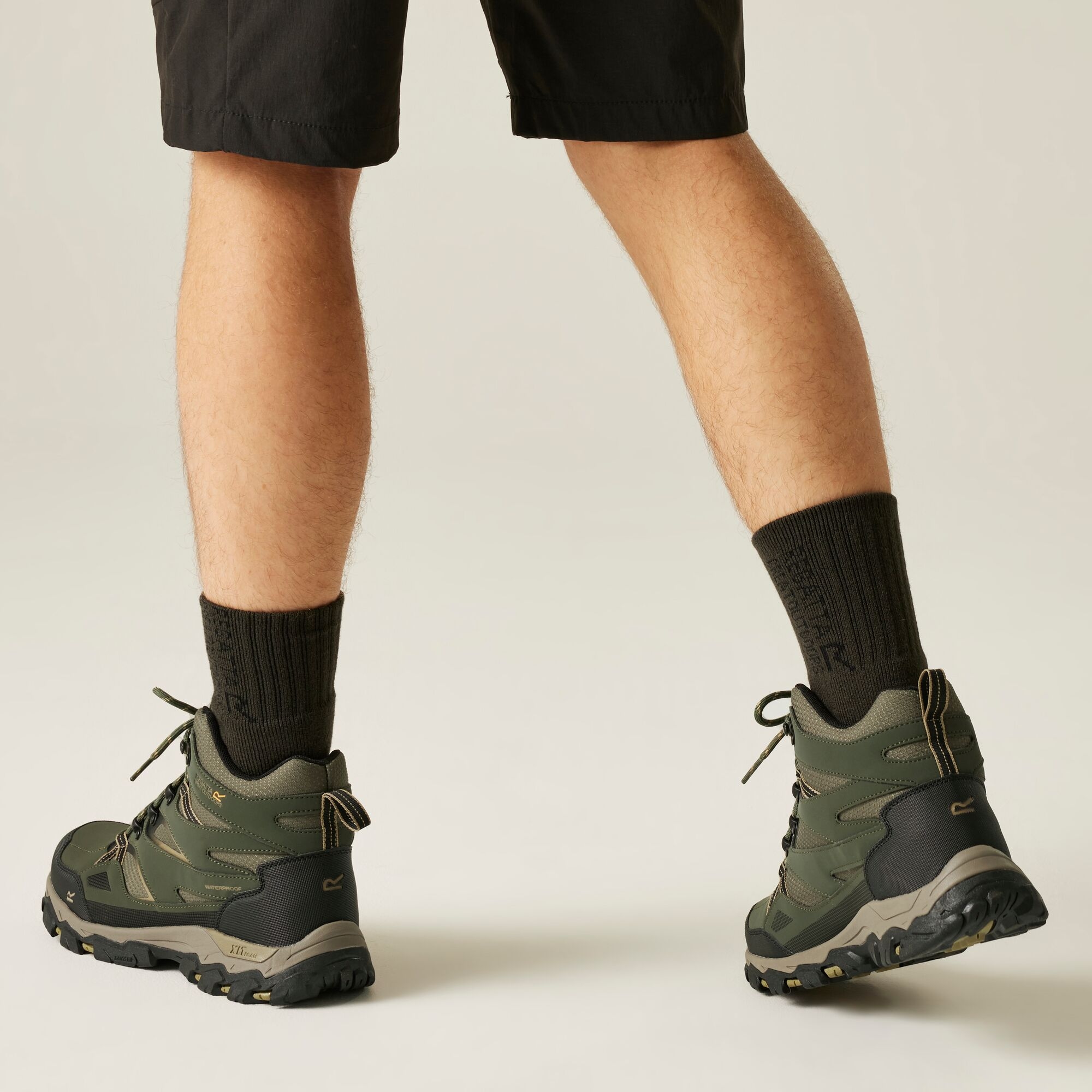 Regatta   Buty męskie trekkingowe wysokie z membraną Holcombe III Zielony