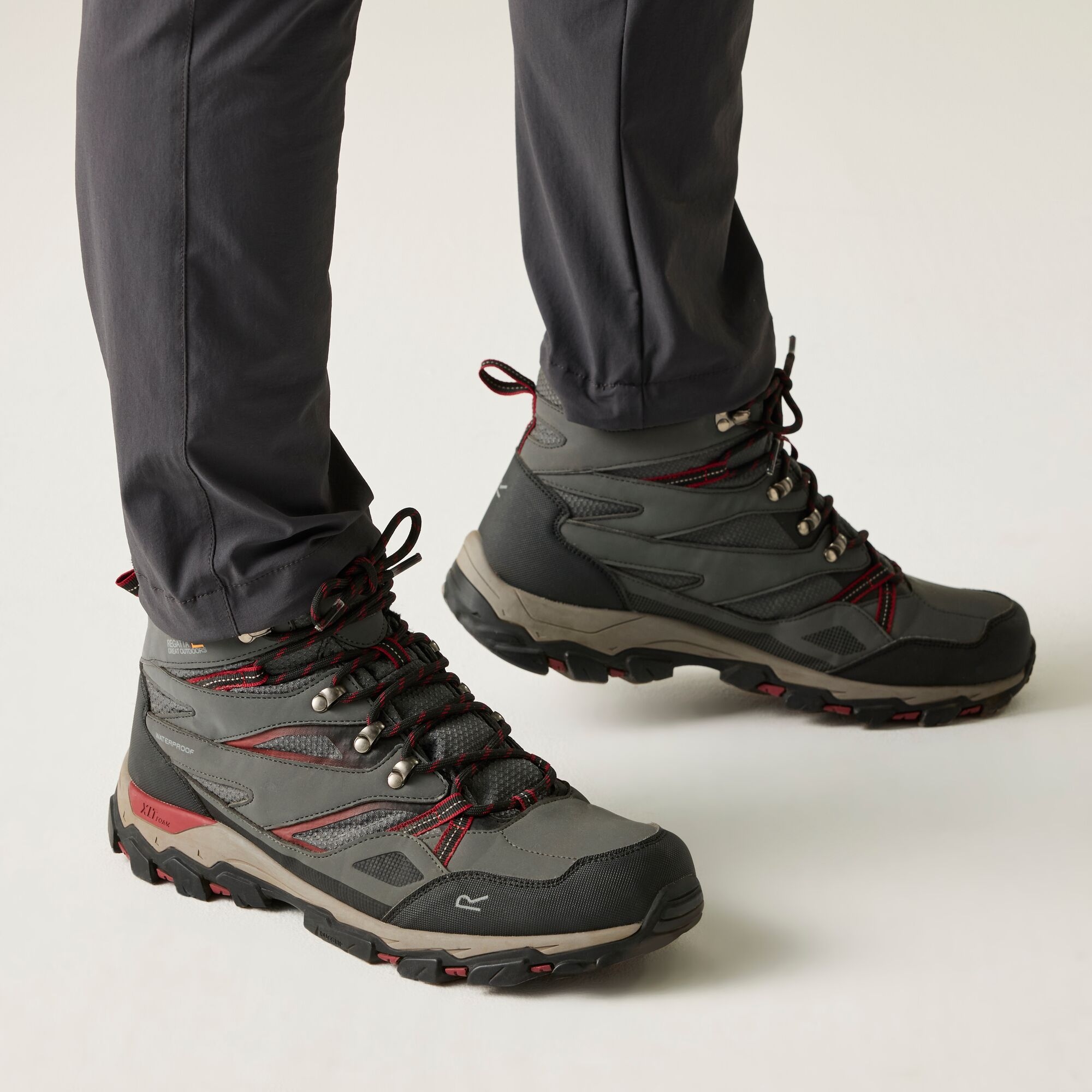 Regatta Buty męskie trekkingowe wysokie z membraną Holcombe III Szary