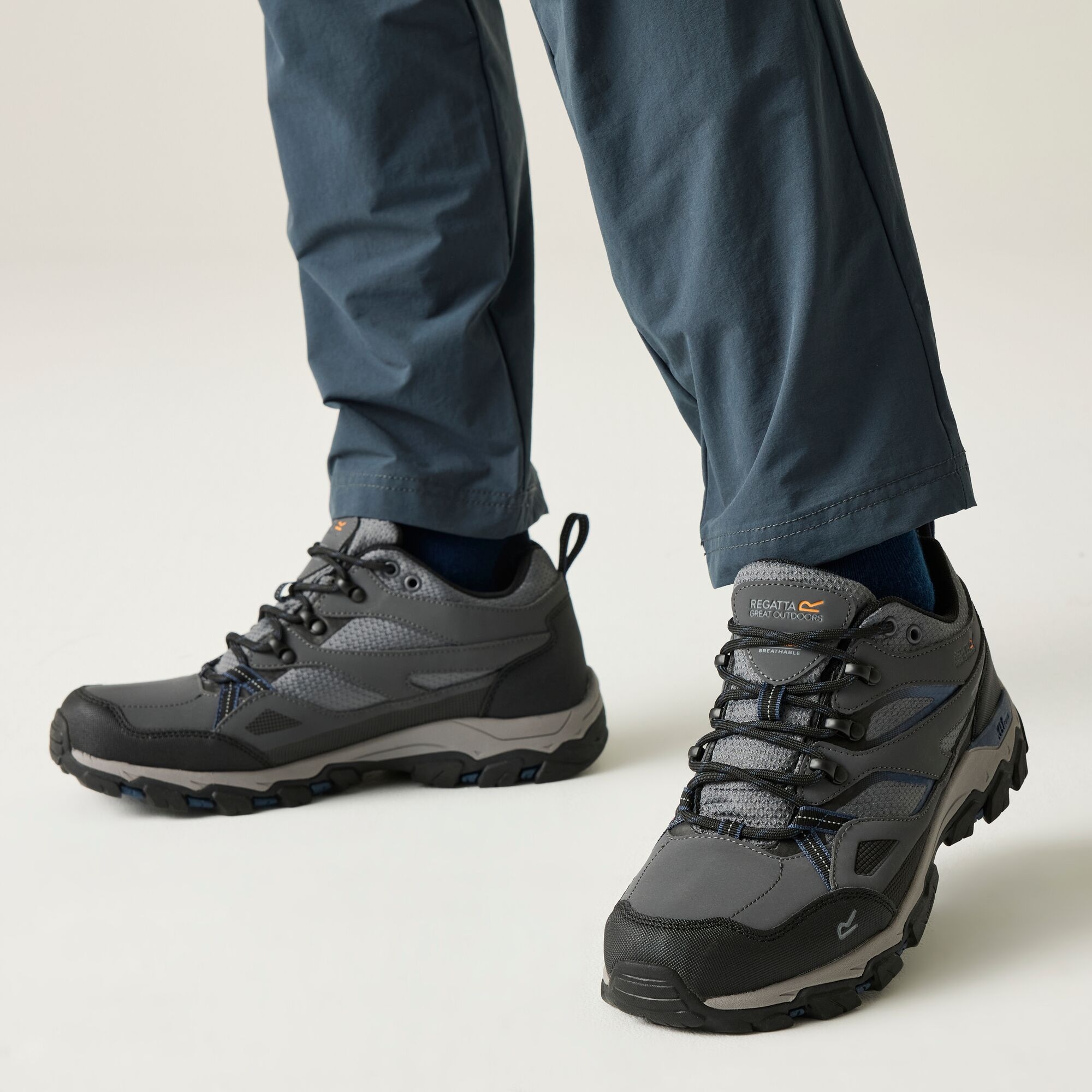 Regatta Buty męskie trekkingowe niskie z membraną Holcombe Low III Szary