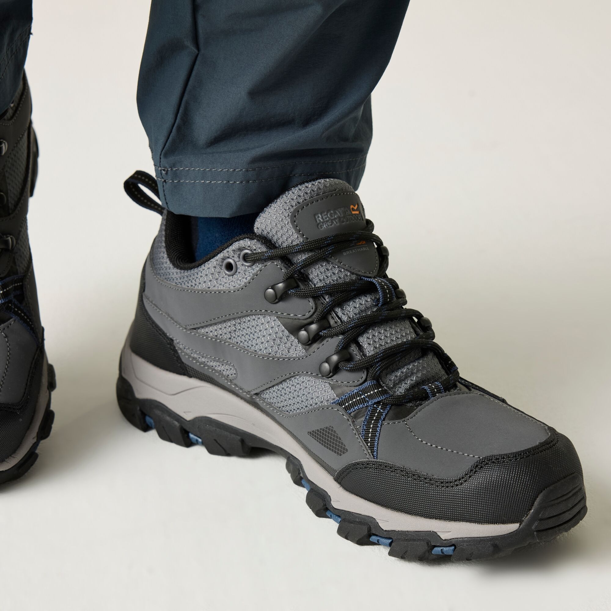 Regatta   Buty męskie trekkingowe niskie z membraną Holcombe Low III Szary