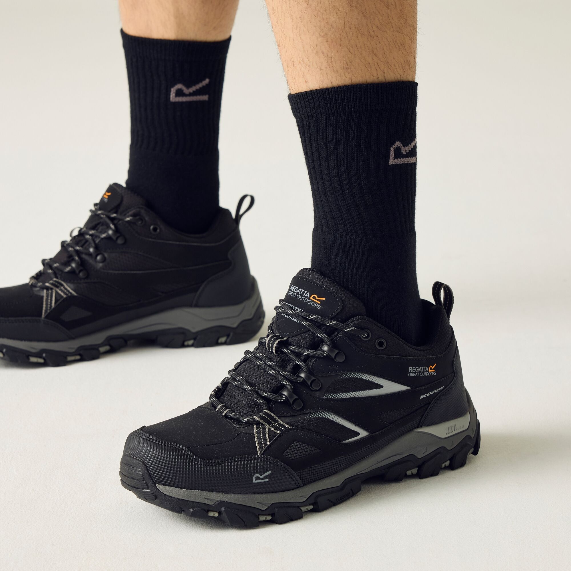 Regatta Buty męskie trekkingowe niskie z membraną Holcombe Low III Czarny