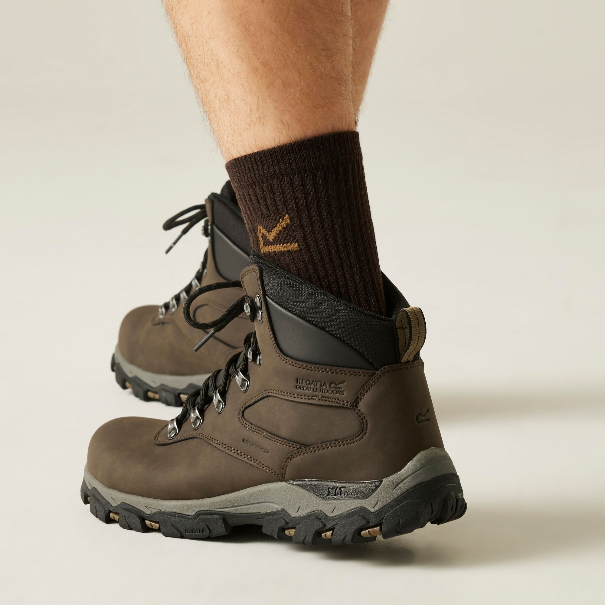 Regatta   Buty męskie trekkingowe z membraną Holcombe Classic Brązowy