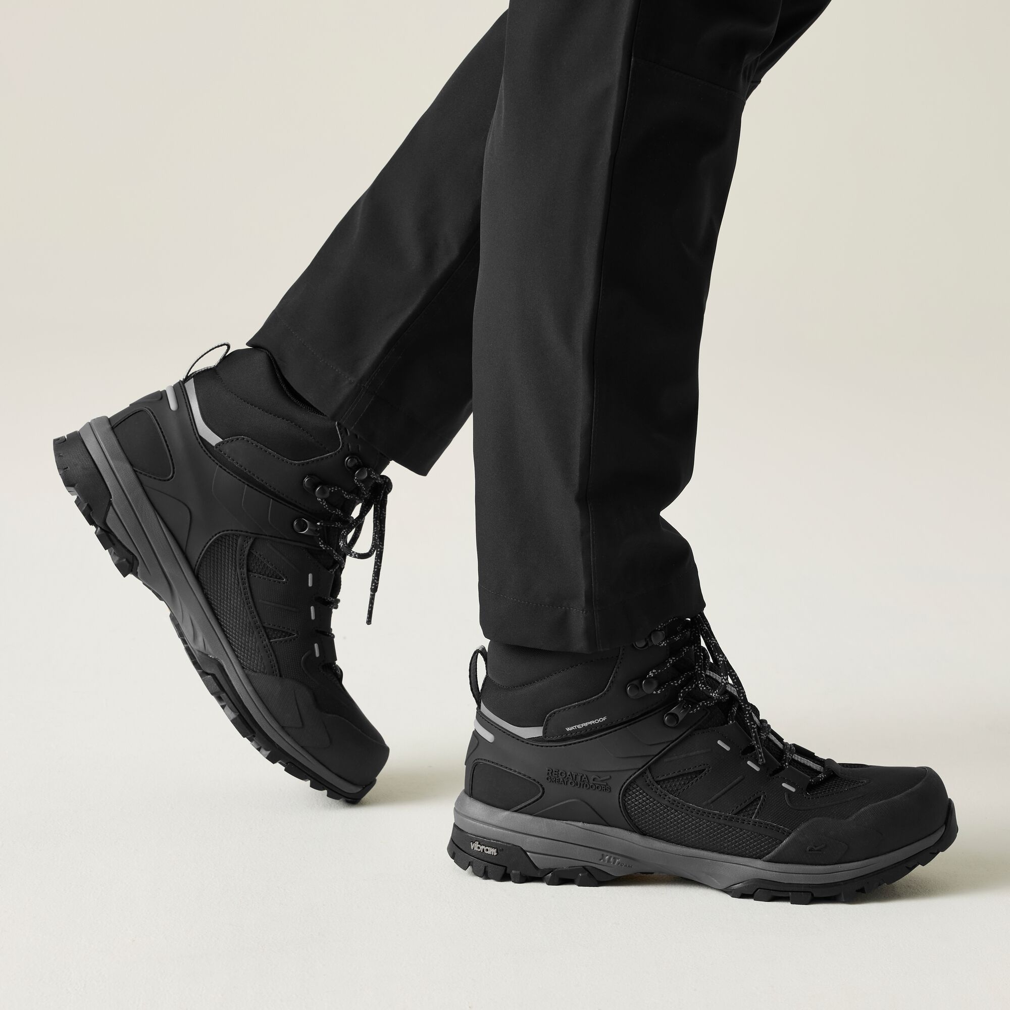 Regatta   Buty męskie trekkingowe wysokie z membraną Regen Vibram Czarny