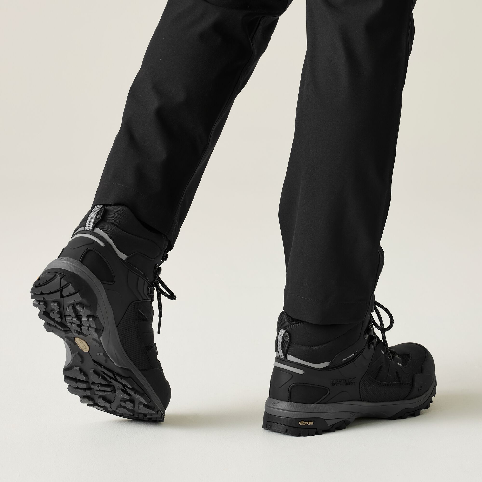 Regatta   Buty męskie trekkingowe wysokie z membraną Regen Vibram Czarny