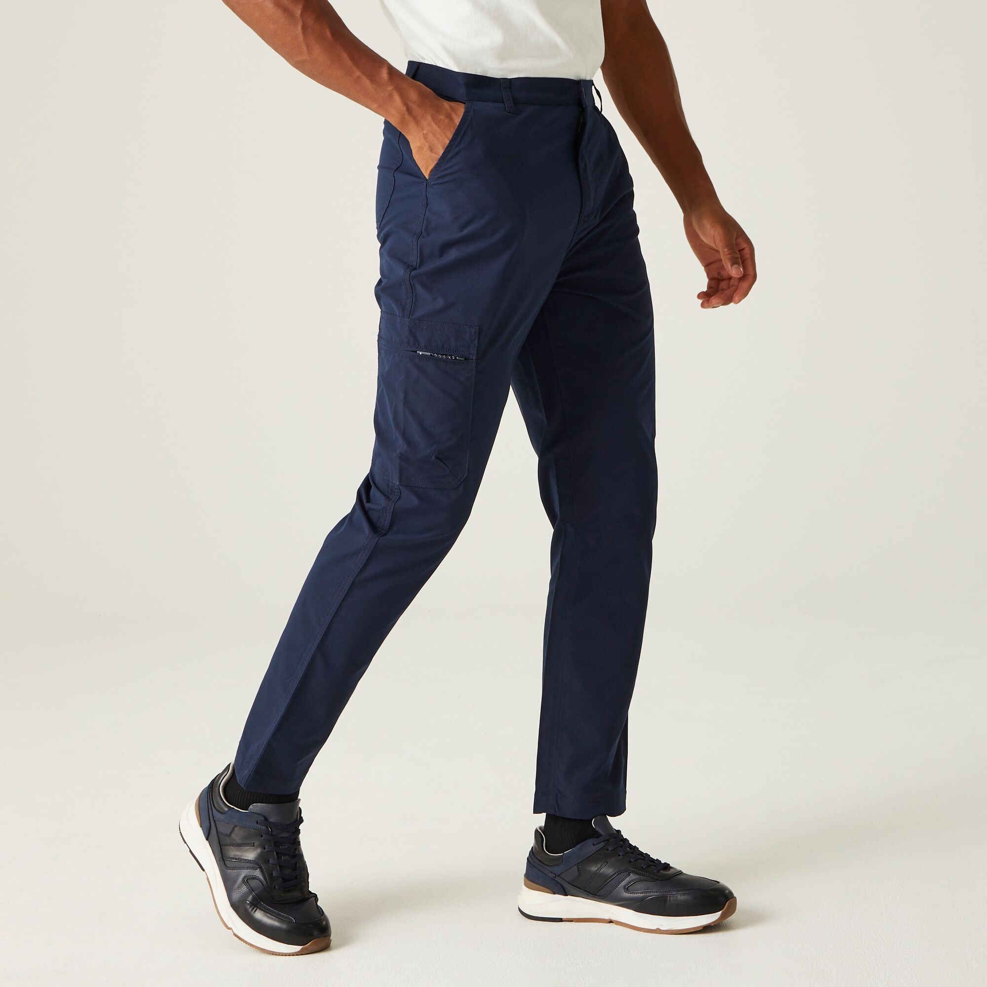 Dalry Hose Mit Mehreren Taschen Für Herren Größe  50 Lang Blau Regatta - Image 1