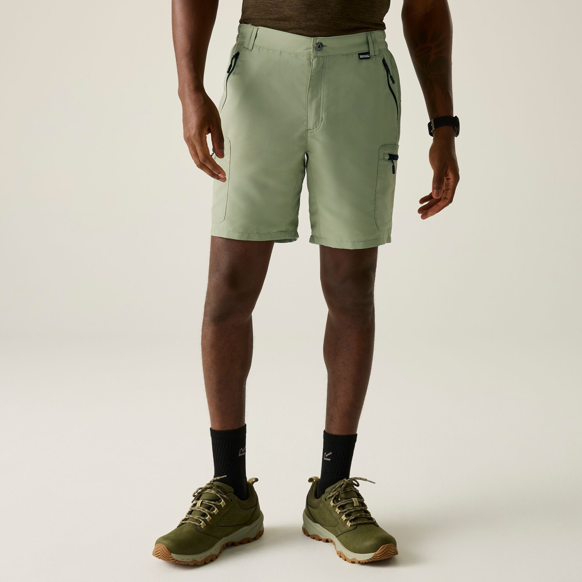 Regatta Men's Green Leesville Iii Water-Repellent Shorts in Size 40, Sports Direct - Image 3
