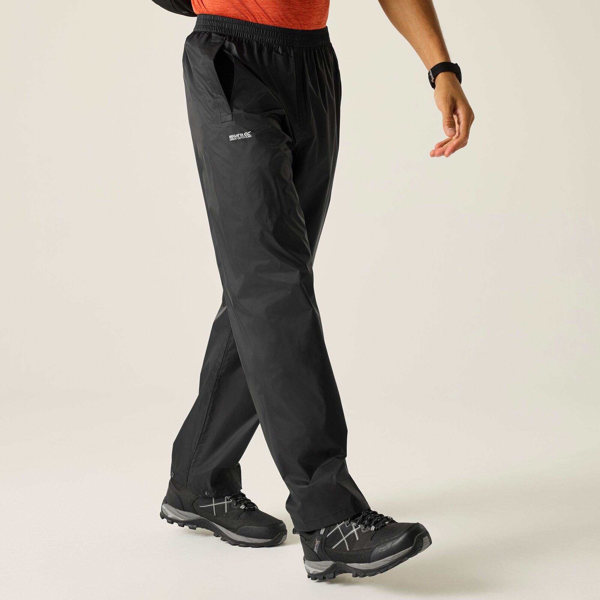 Regatta   Spodnie męskie przeciwdeszczowe + worek Pack It Czarny