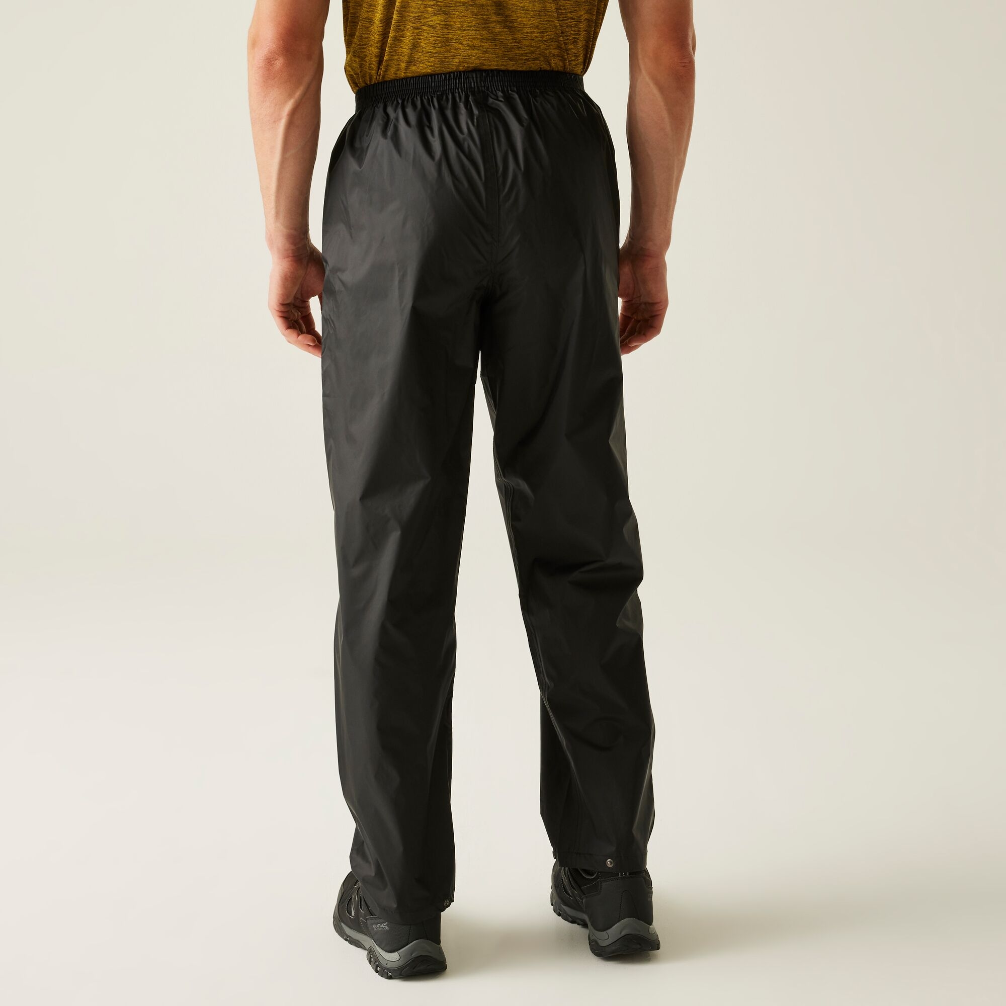 Regatta Spodnie męskie przeciwdeszczowe + worek Pack It Czarny