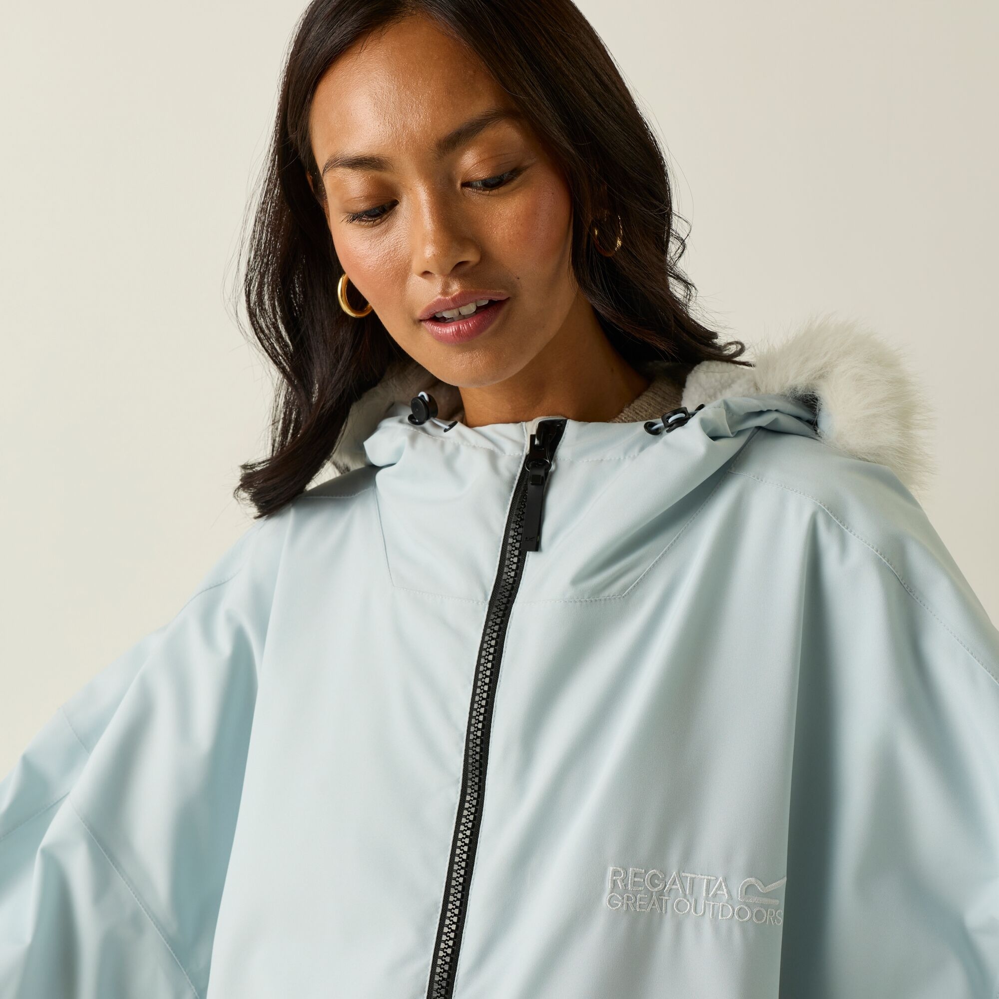 Regatta Unisex Light Blue Waterproof Hooded Changing Robe In | : Large - Image 7