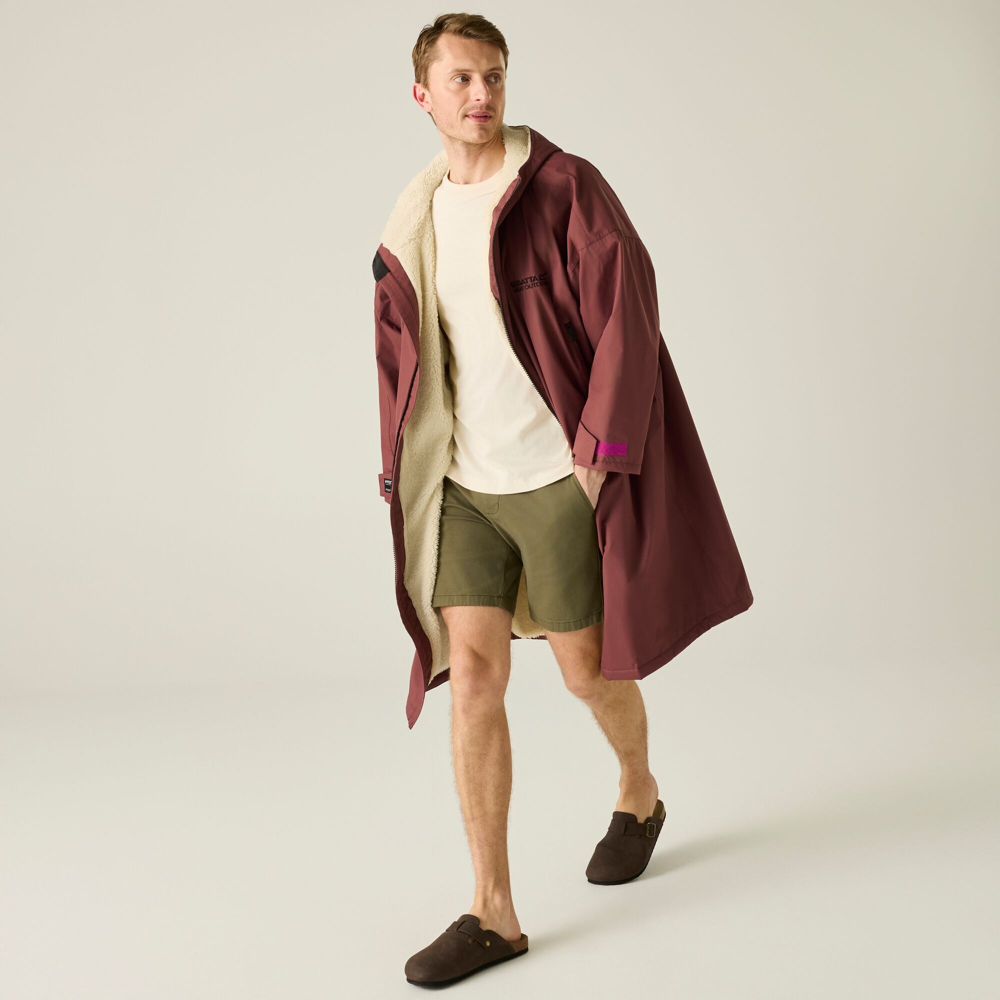 Regatta Adult's Changing Robe Size: S/M Unisex Red