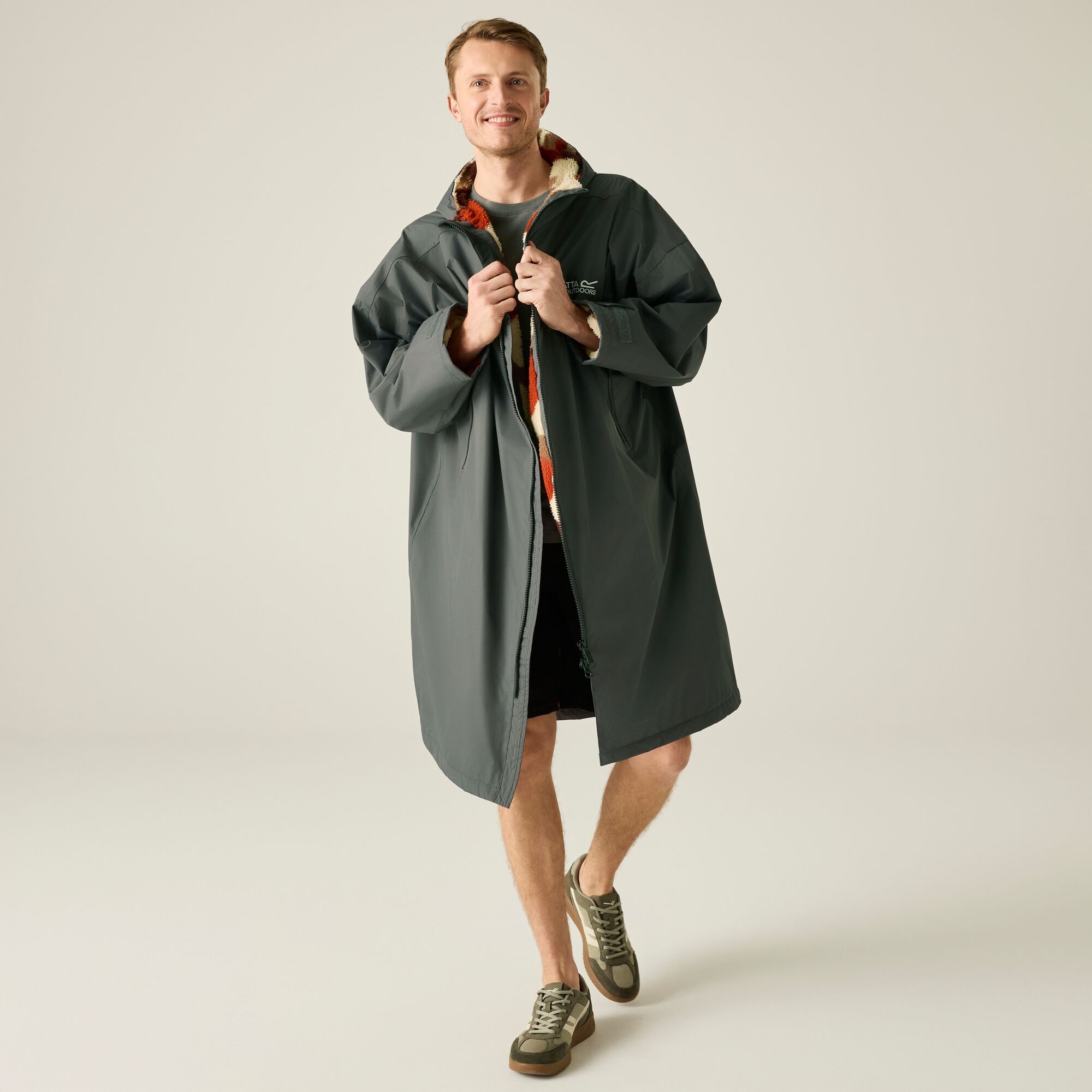 Regatta Adult's Changing Robe Size: S/M Unisex Grey