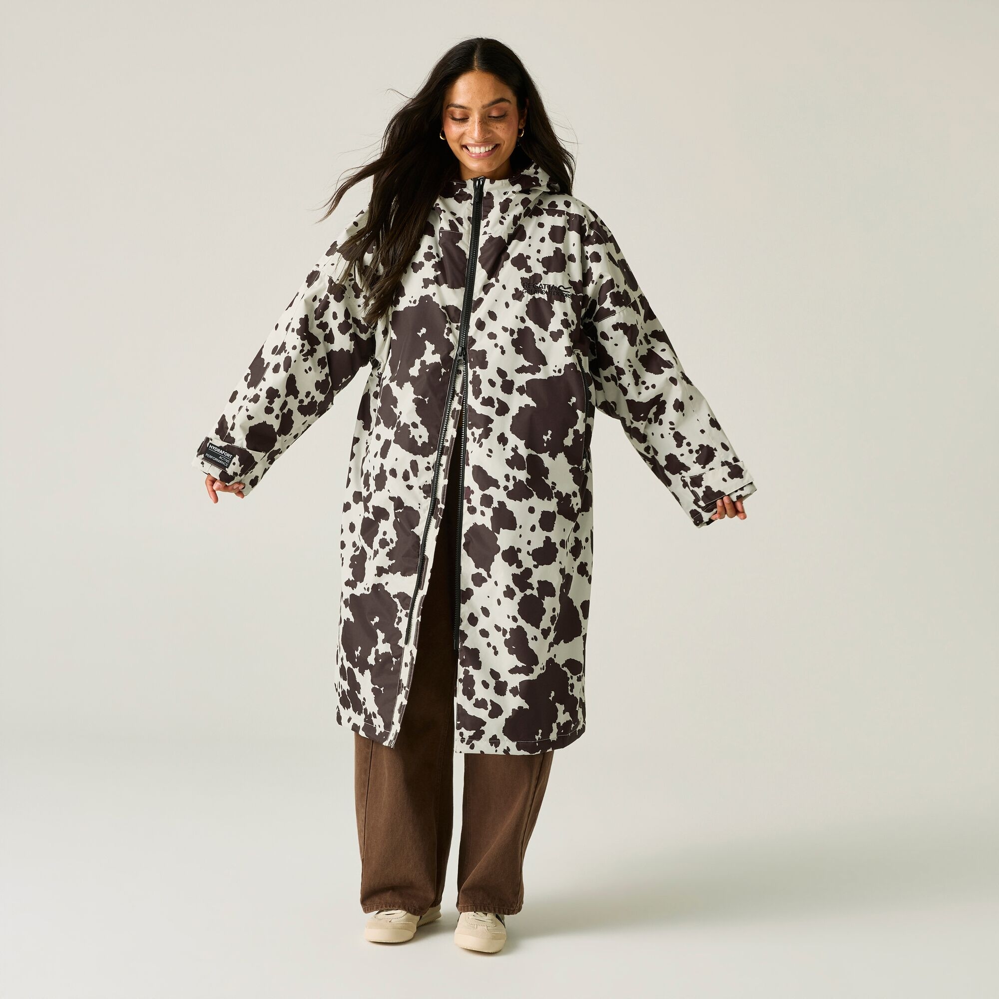 Regatta Adult's Changing Robe - Brown Large - Image 6