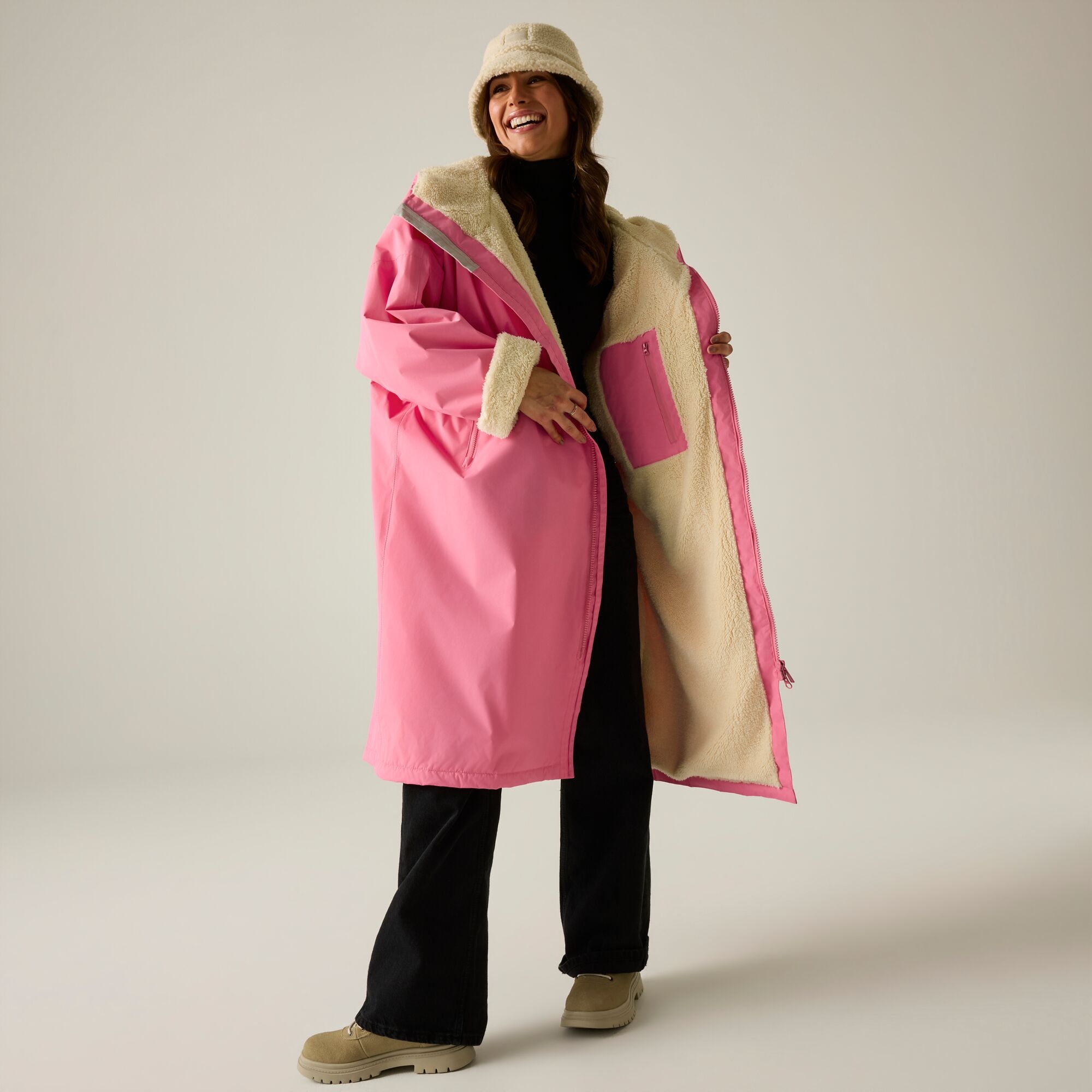 Regatta   Płaszcz do przebierania unisex wodoodporny Changing Robe Różowy