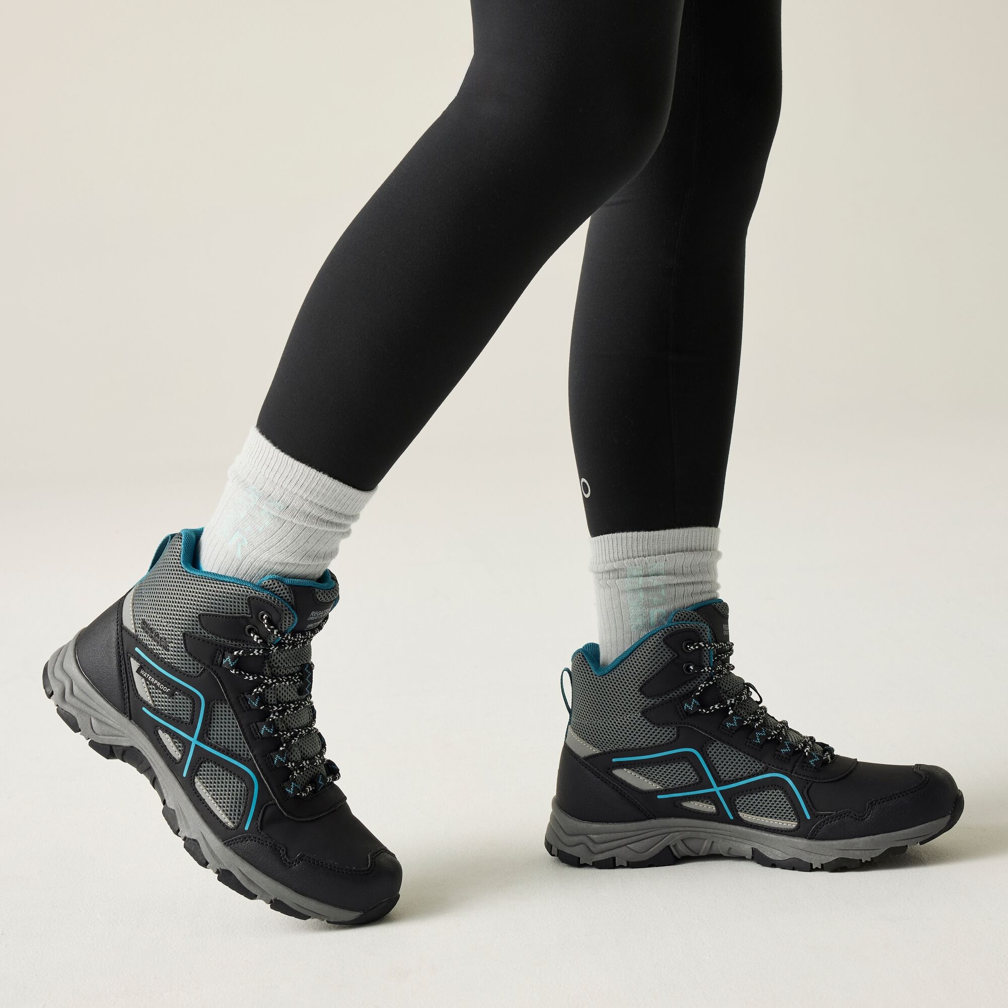 Regatta   Buty damskie trekkingowe z membraną Vendeavour Czarny