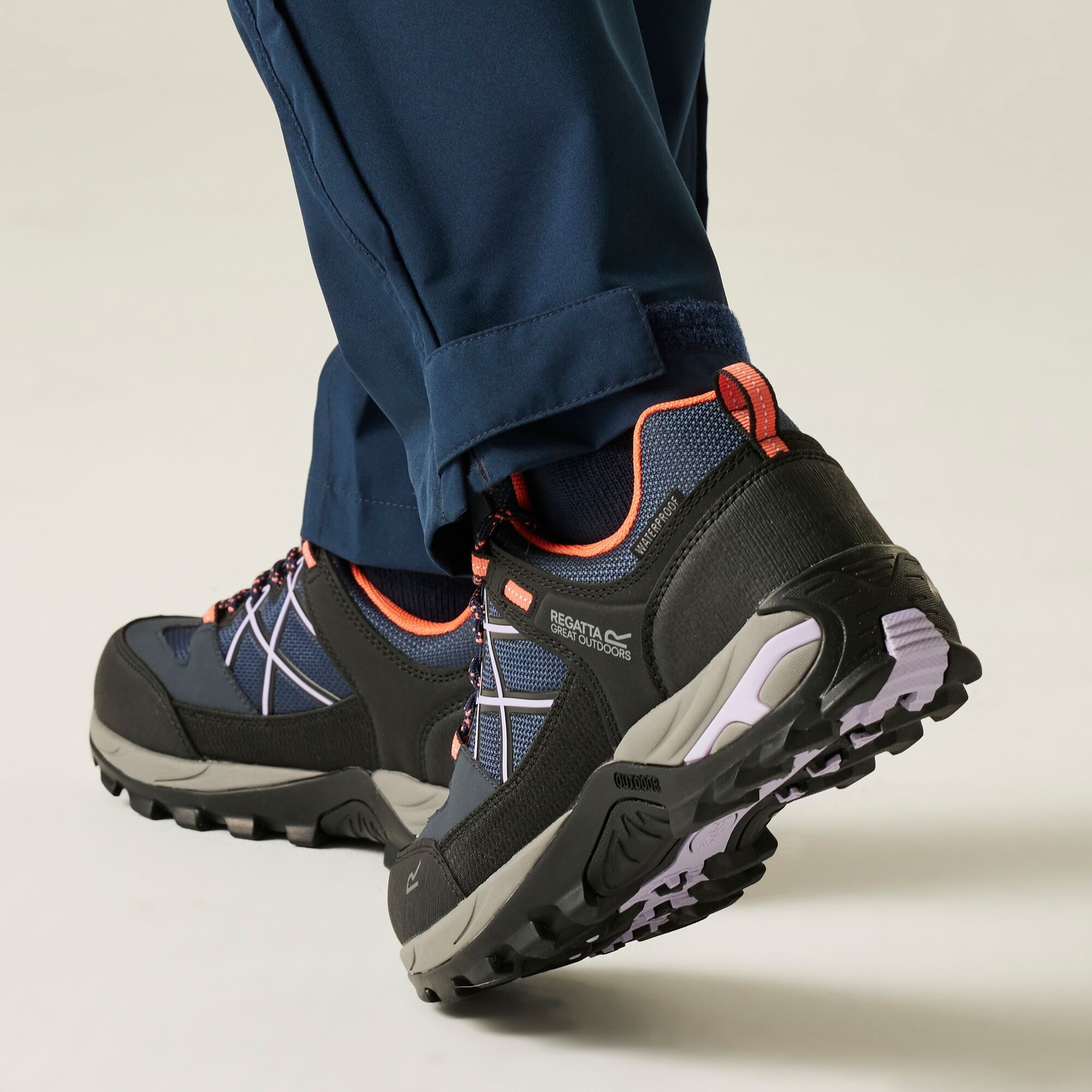 Regatta Buty damskie trekkingowe niskie z membraną Samaris III Granatowy