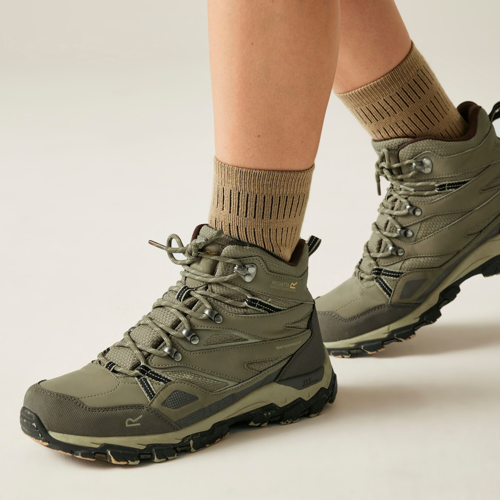 Buty damskie trekkingowe wysokie z membraną Holcombe III Brązowy