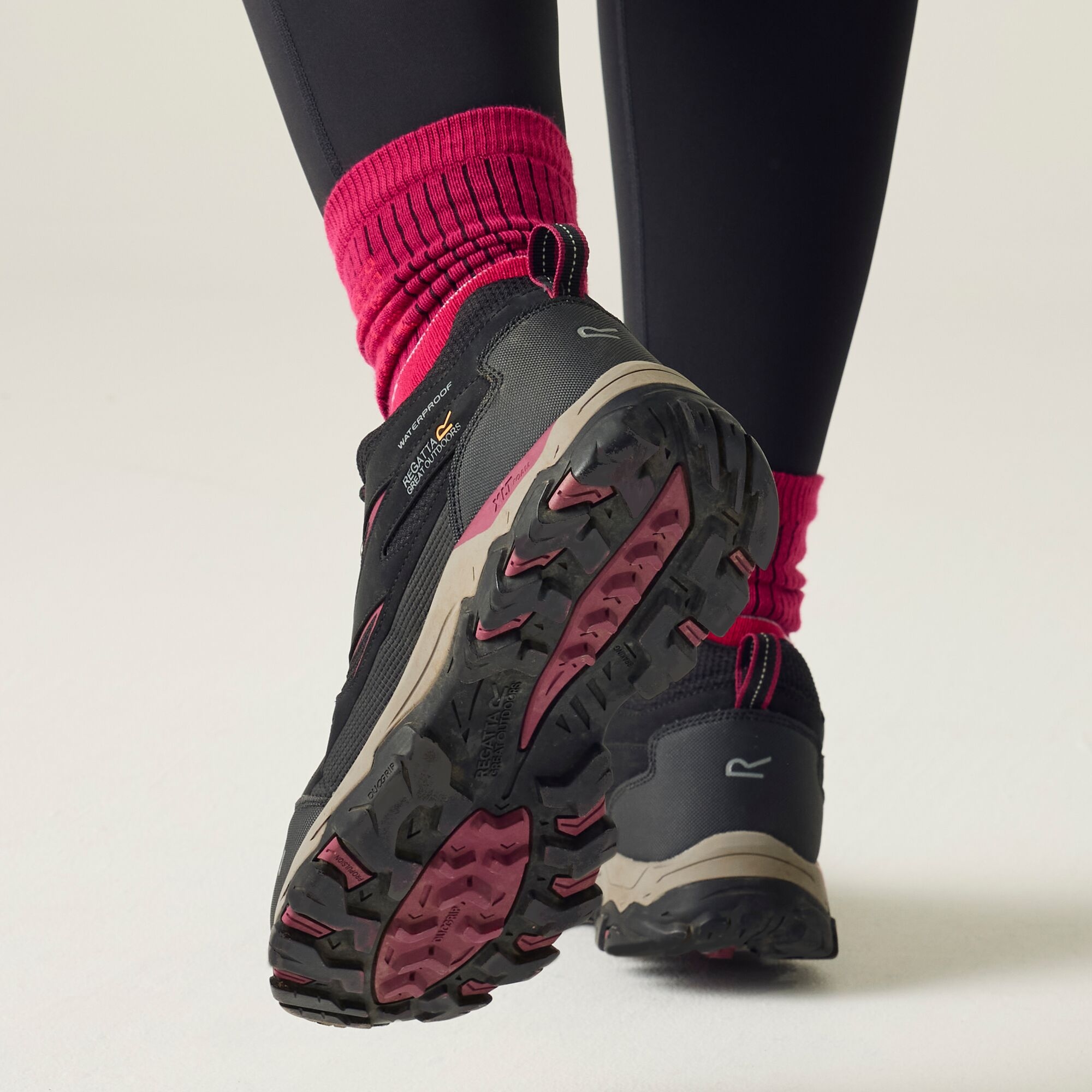 Regatta   Buty damskie trekkingowe niskie z membraną Holcombe III Czarny