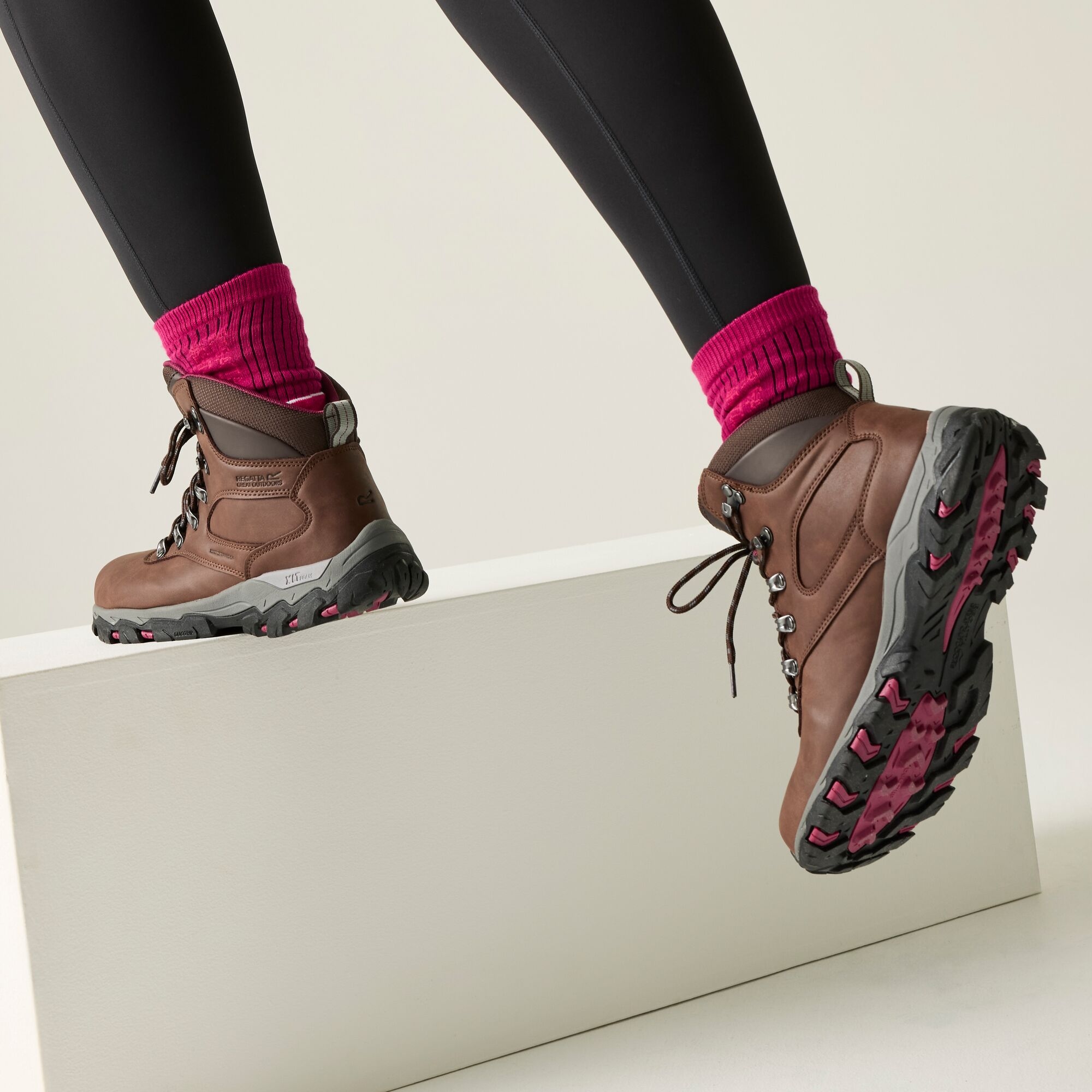 Regatta Buty damskie trekkingowe z membraną Holcombe Classic Brązowy