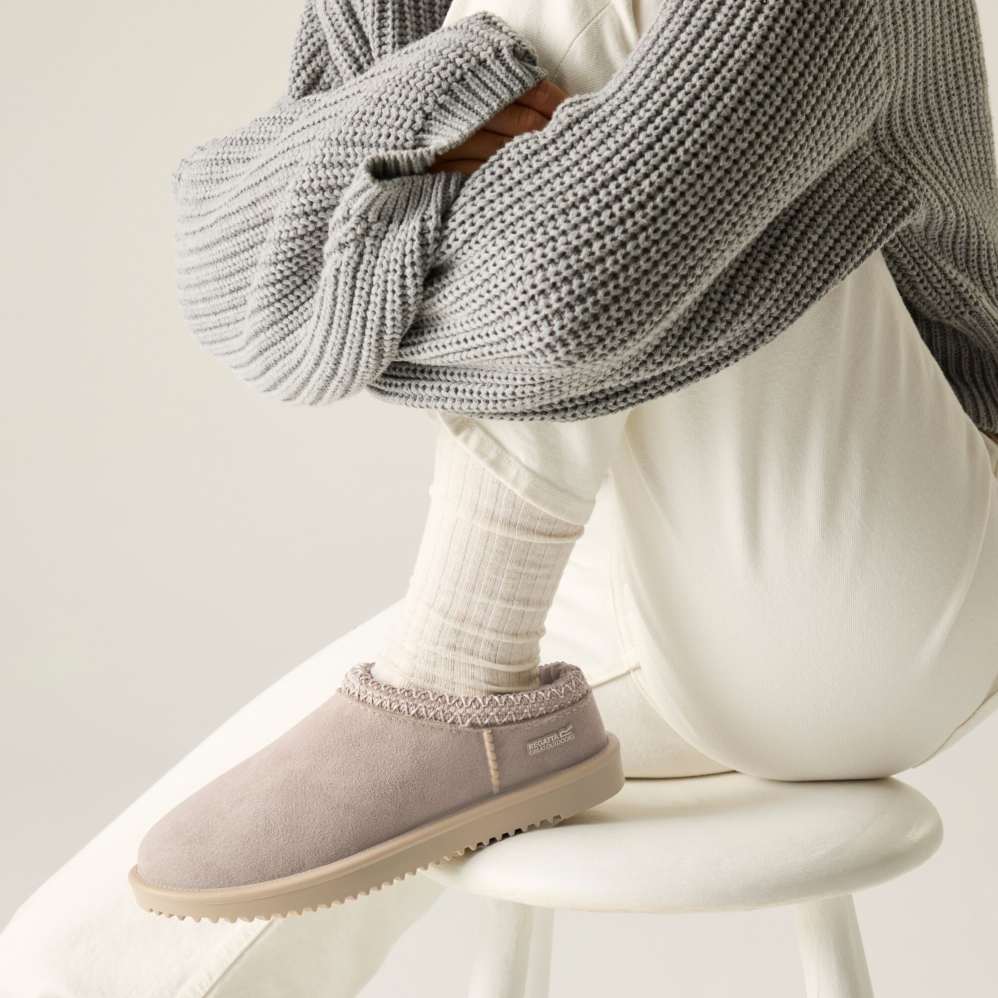 Regatta   Kapcie damskie Risley Mules Beżowe