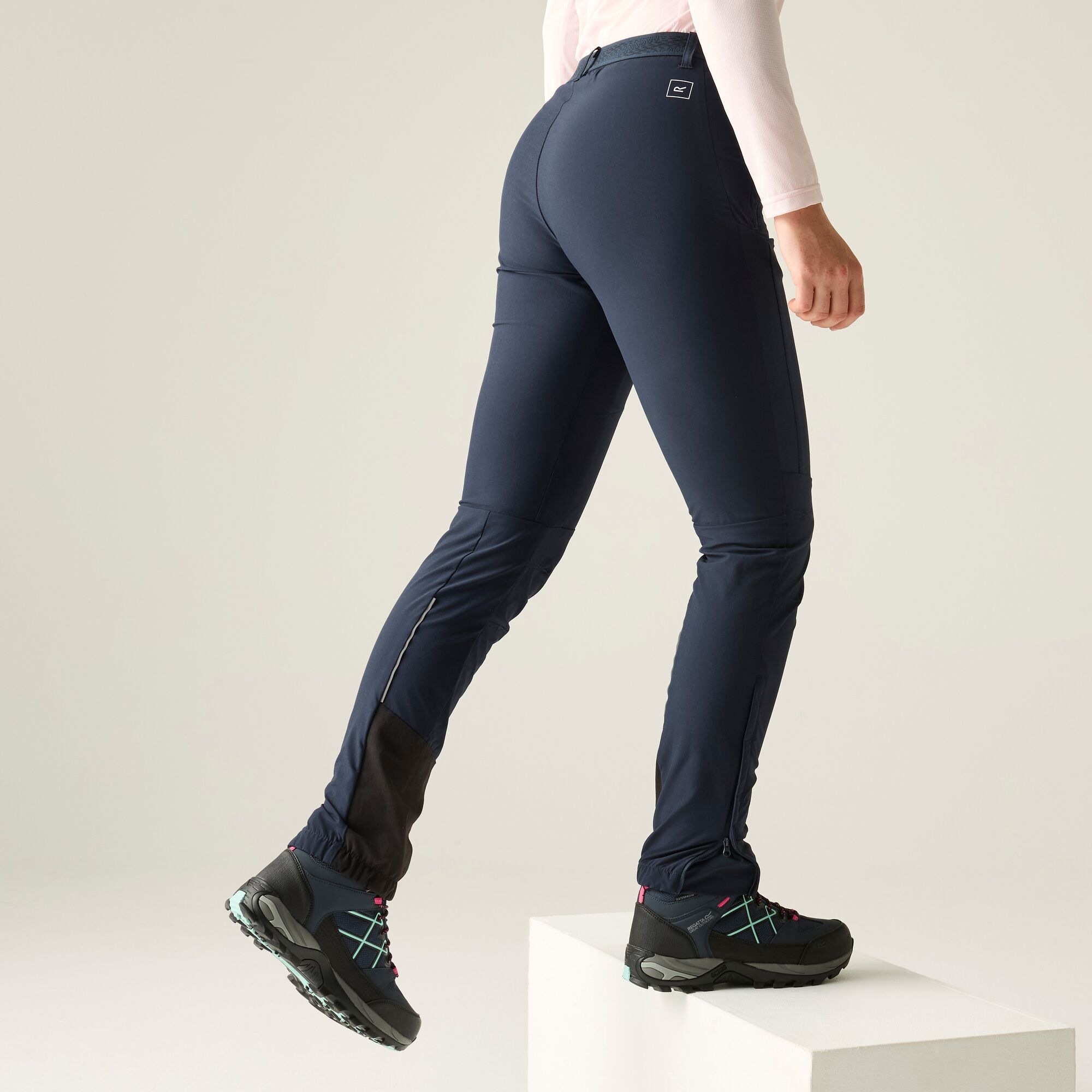 Regatta   Spodnie damskie trekkingowe Mountain III Niebieski