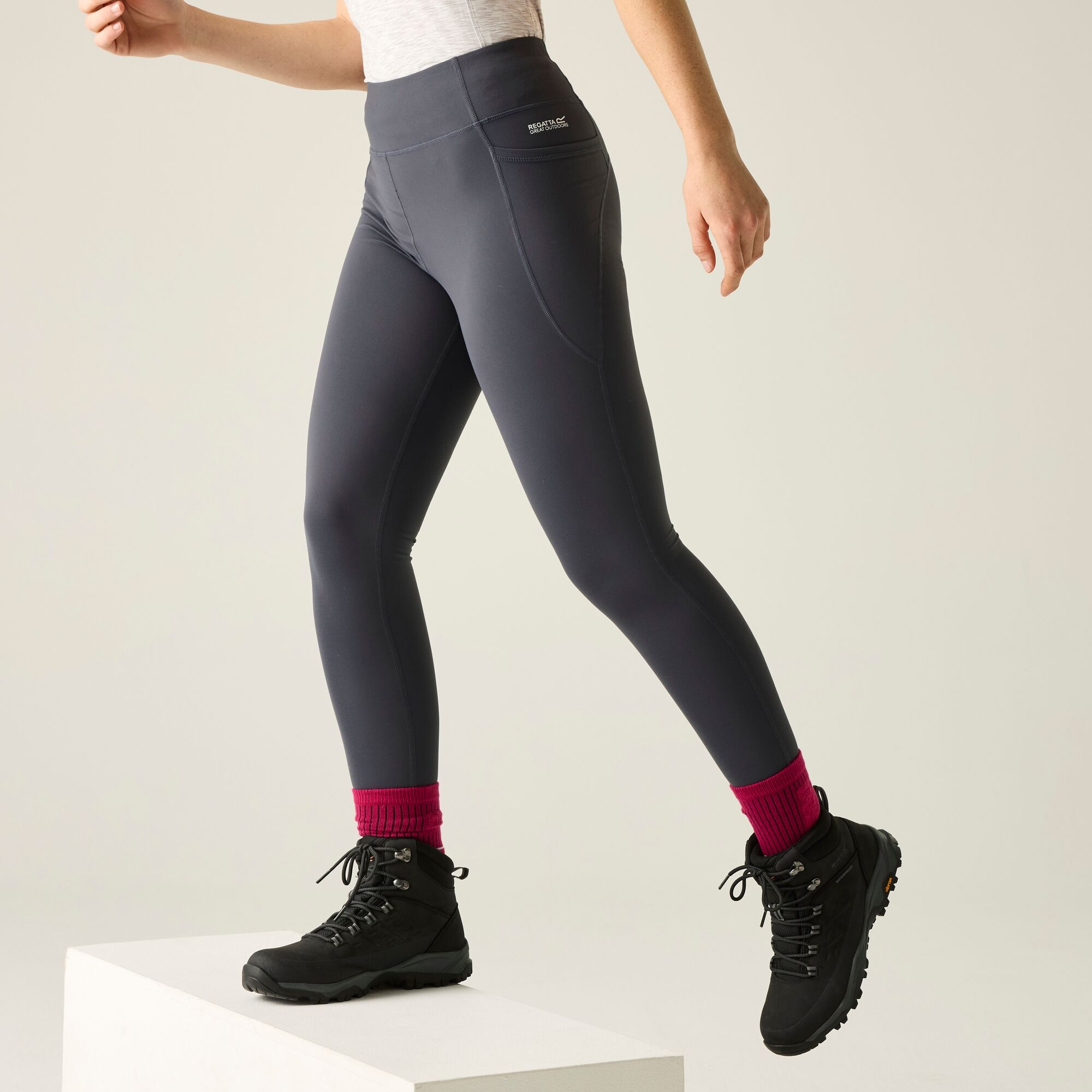 Regatta Legginsy sportowe damskie Holeen Pro Compression Szary
