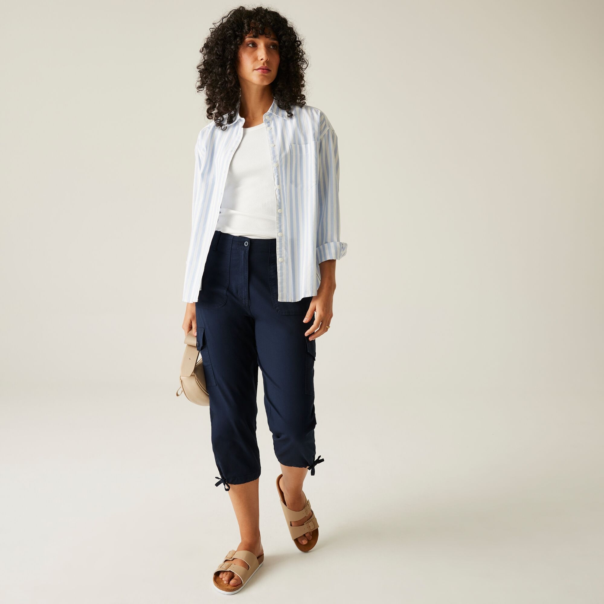 Regatta Spodnie damskie capri Shorebella Niebieski