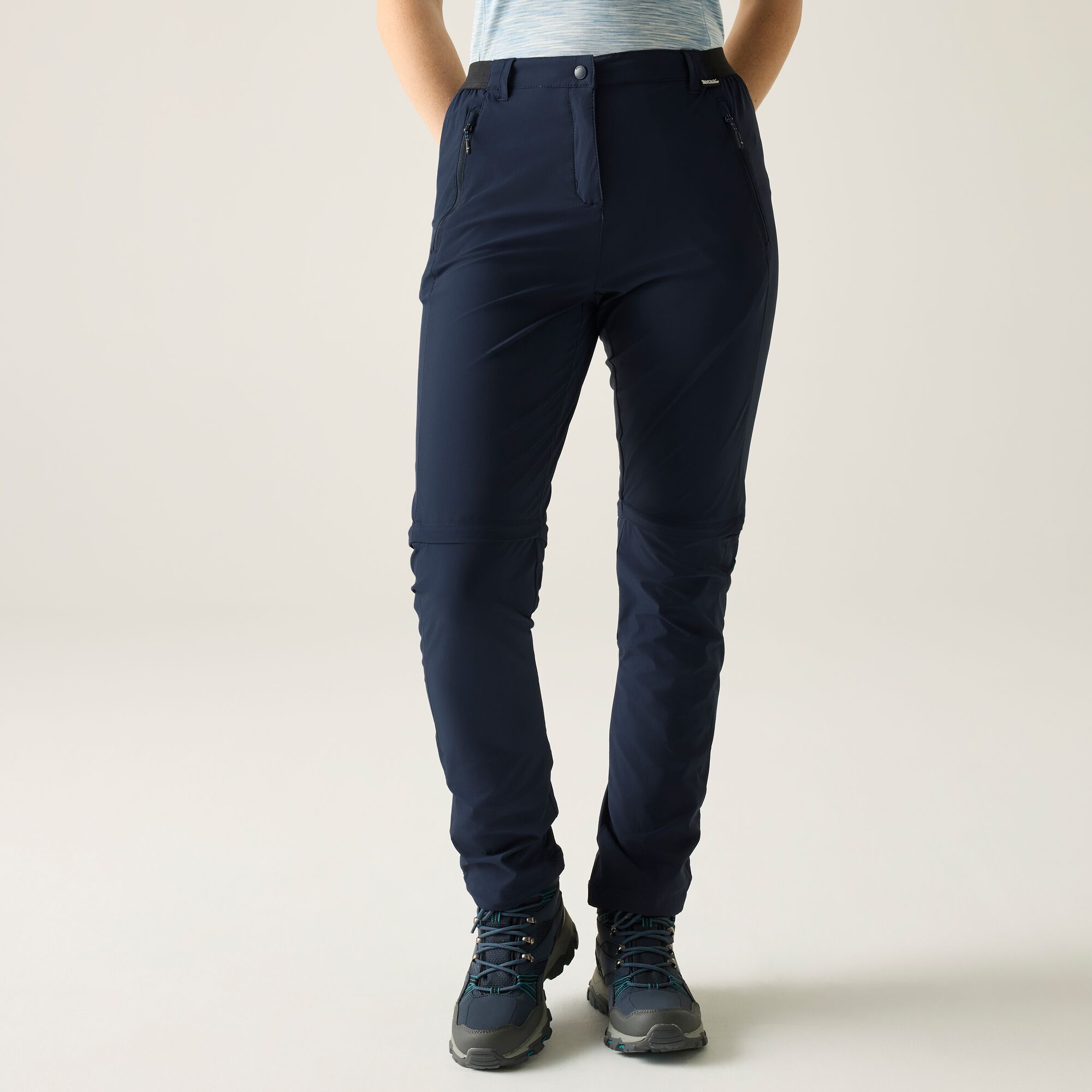 Regatta   Spodnie damskie z odpinanymi nogawkami Travel Light II Zip Off Packaway przeciw insektom Niebieski