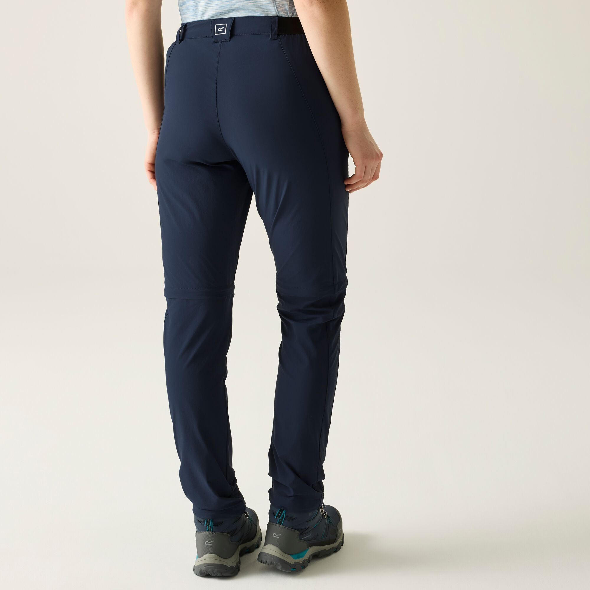 Regatta   Spodnie damskie z odpinanymi nogawkami Travel Light II Zip Off Packaway przeciw insektom Niebieski