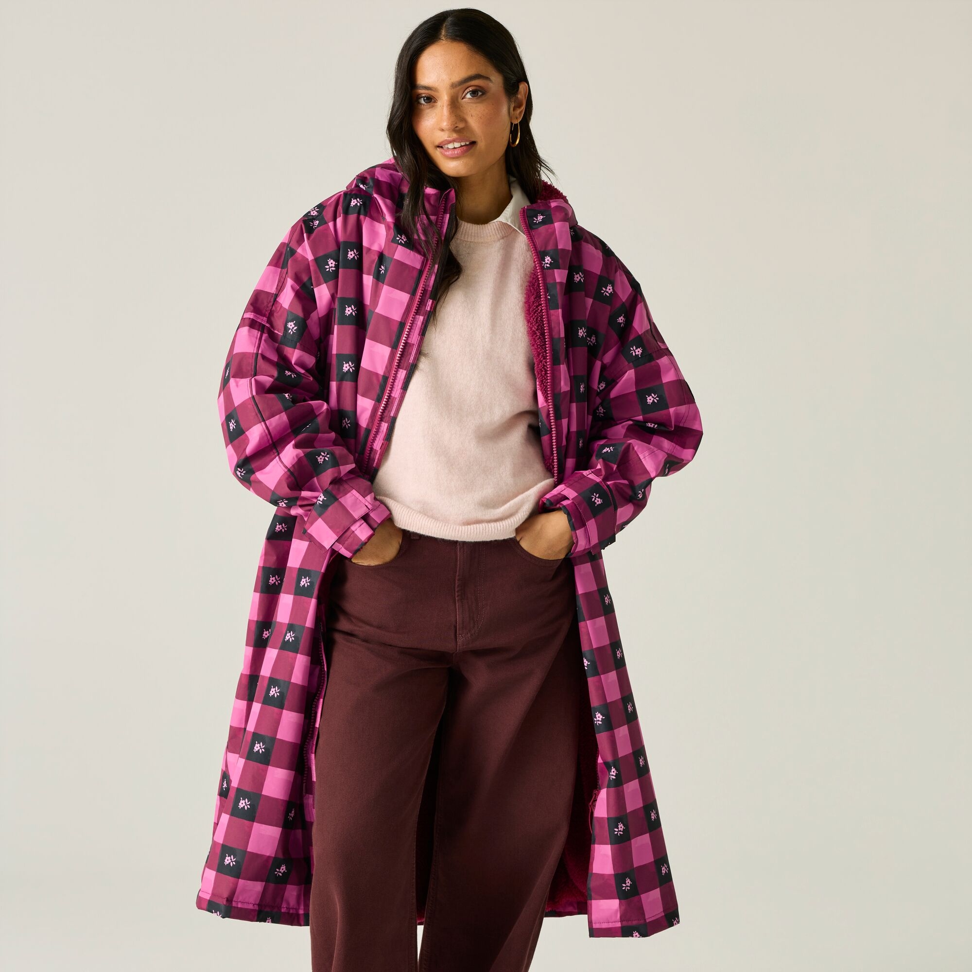 Regatta Women's Cath Kidston Changing Robe in Plum | Size: Large/XL - Image 4