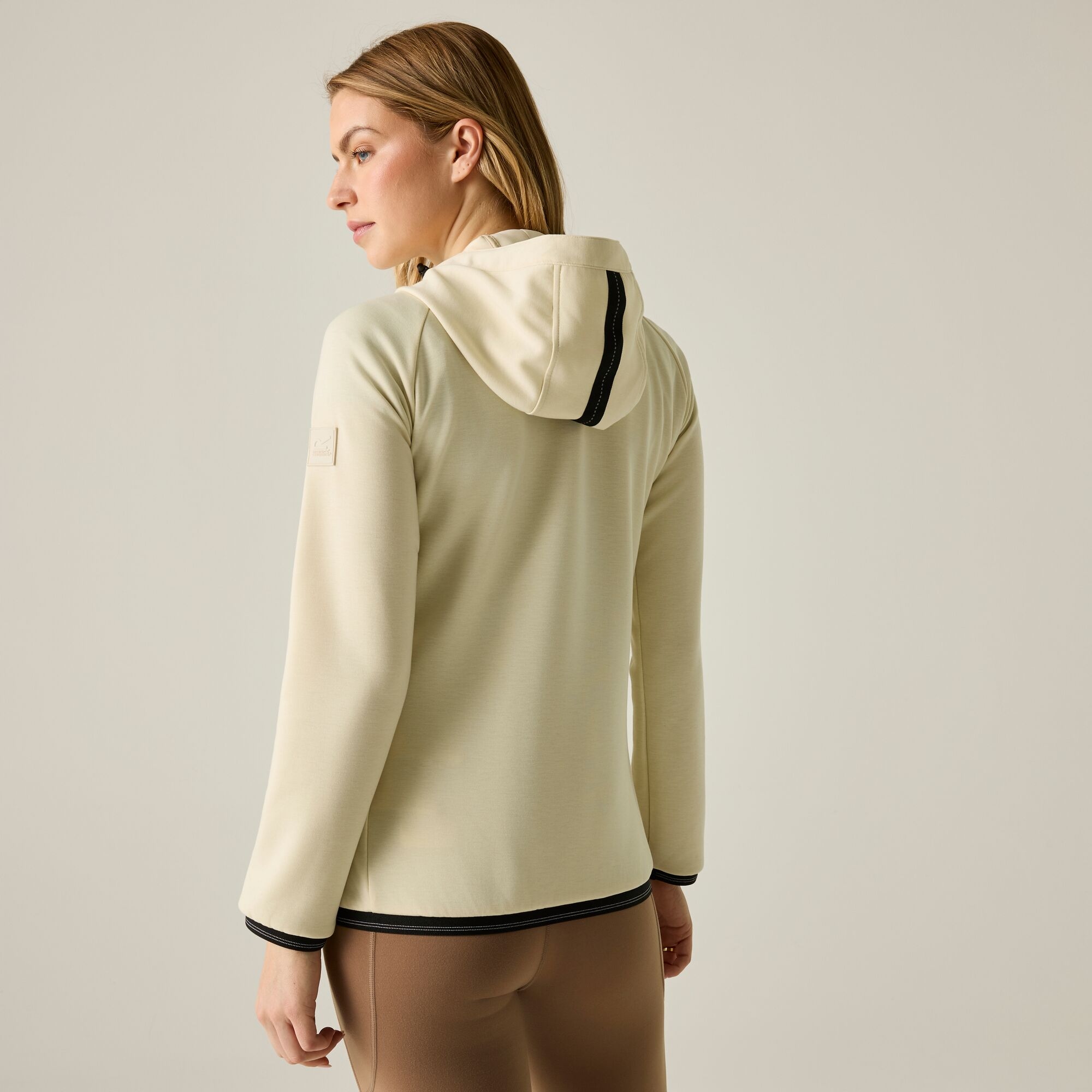 Regatta Women's Cream Esme Relaxed Quilted Jacket In | Size: 20 - Image 4
